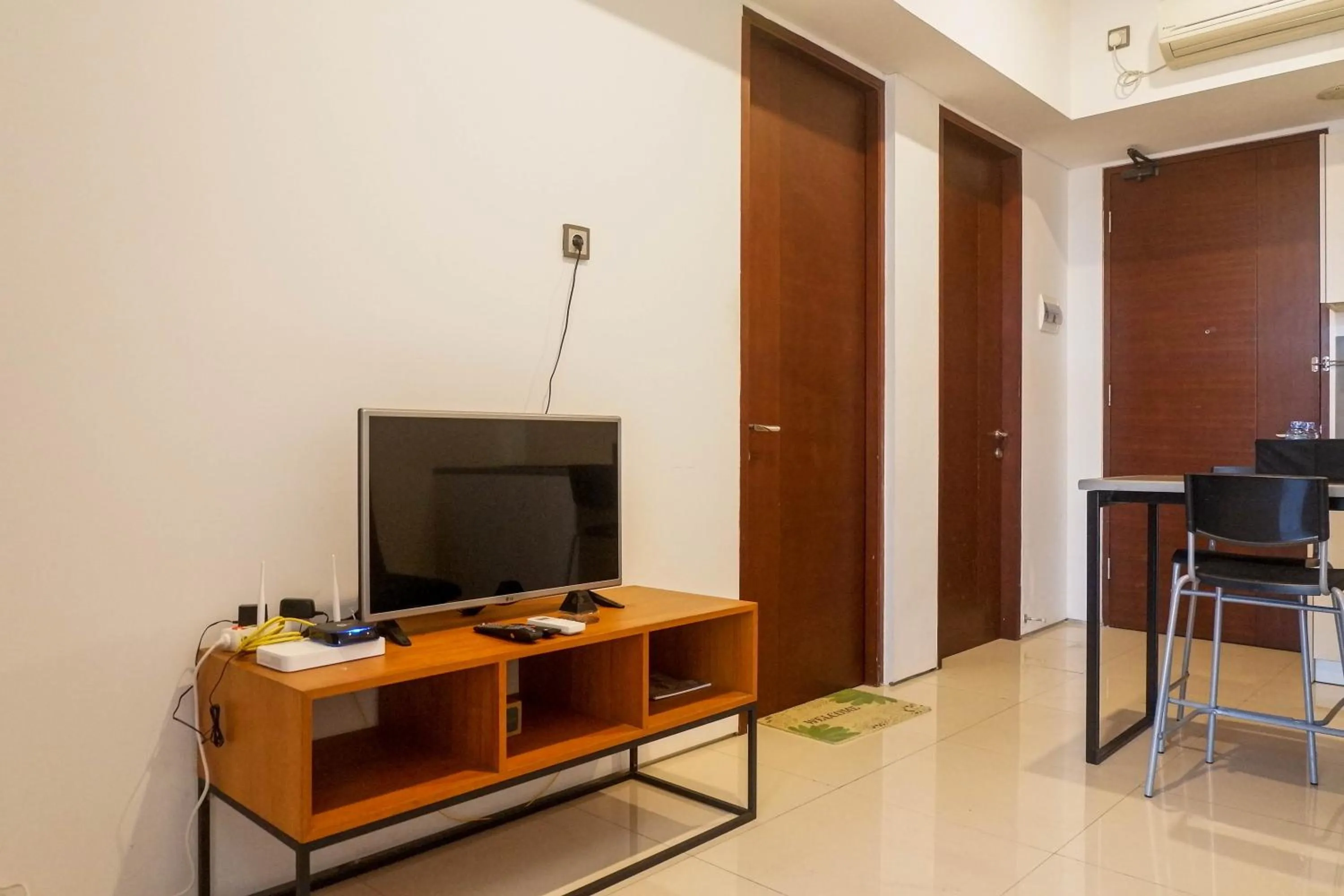 1BR Apartment The Linden Connected to Marvell City Mall By Travelio