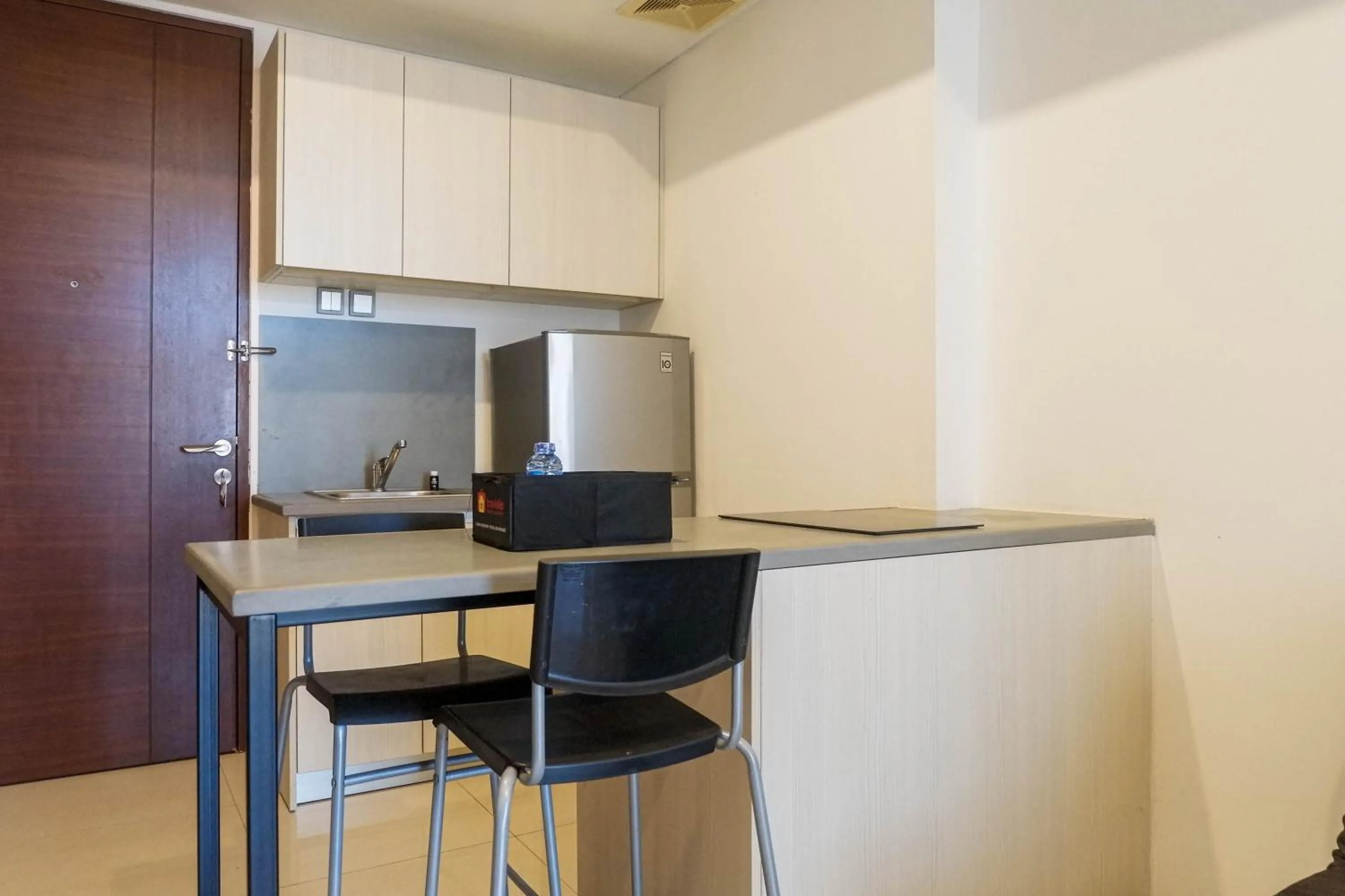 1BR Apartment The Linden Connected to Marvell City Mall By Travelio