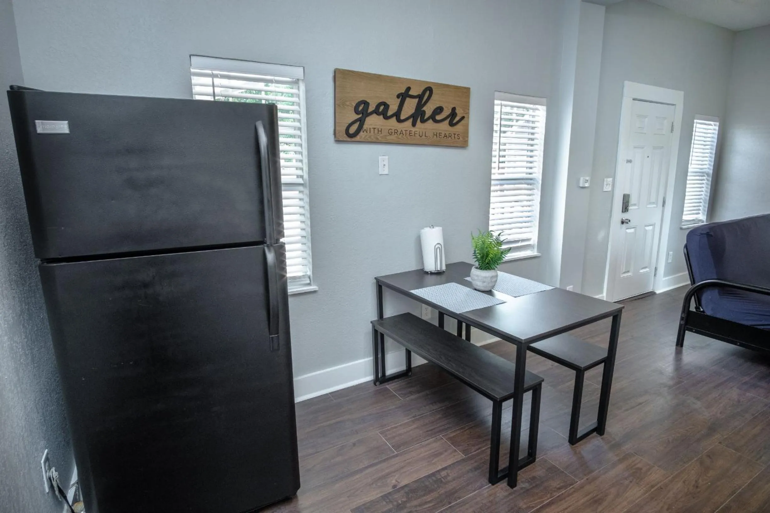 Dining area in Classic 1br/1ba Charming Apt w/ Modern Upgrades