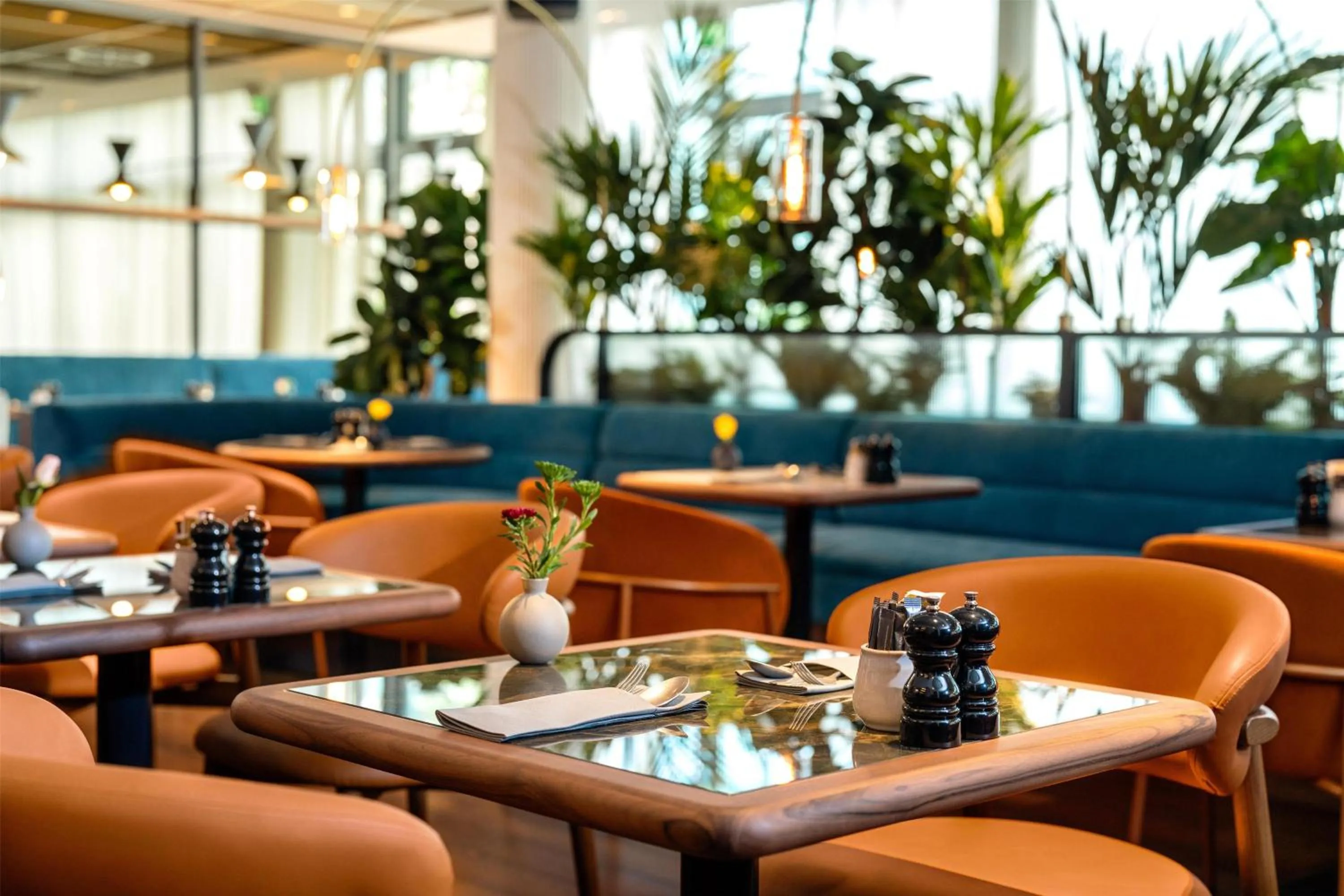 Restaurant/places to eat in Radisson Blu Media Harbour Hotel, Düsseldorf