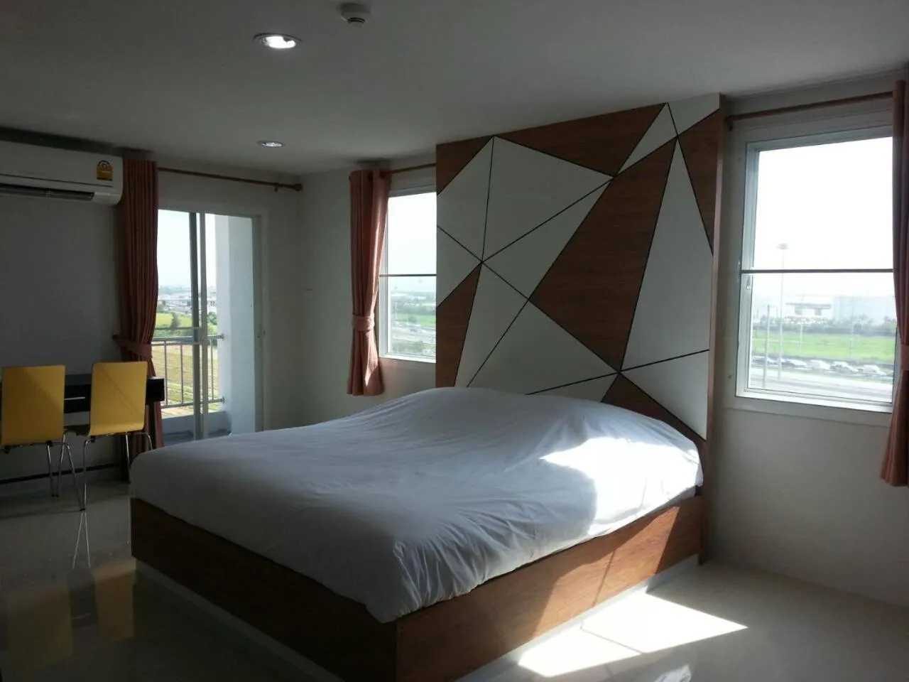 Bedroom, Bed in The Seasons