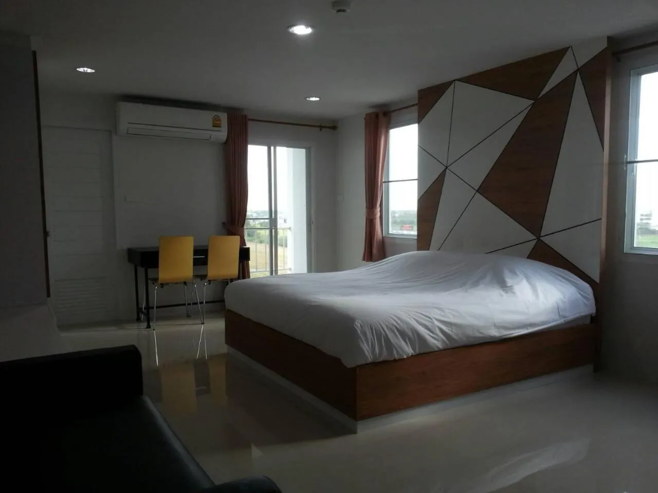 Bedroom, Bed in The Seasons