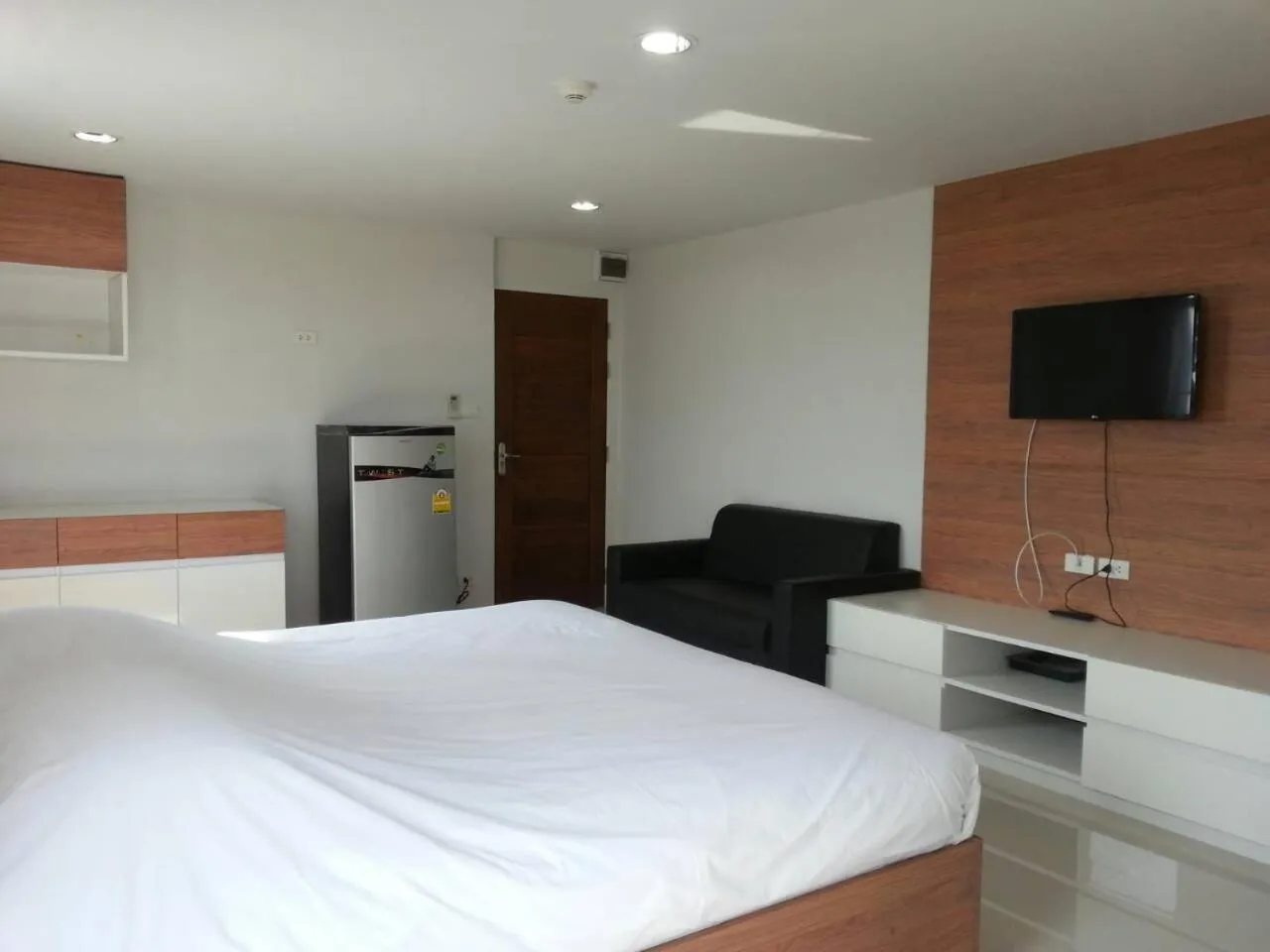 Bedroom, Bed in The Seasons