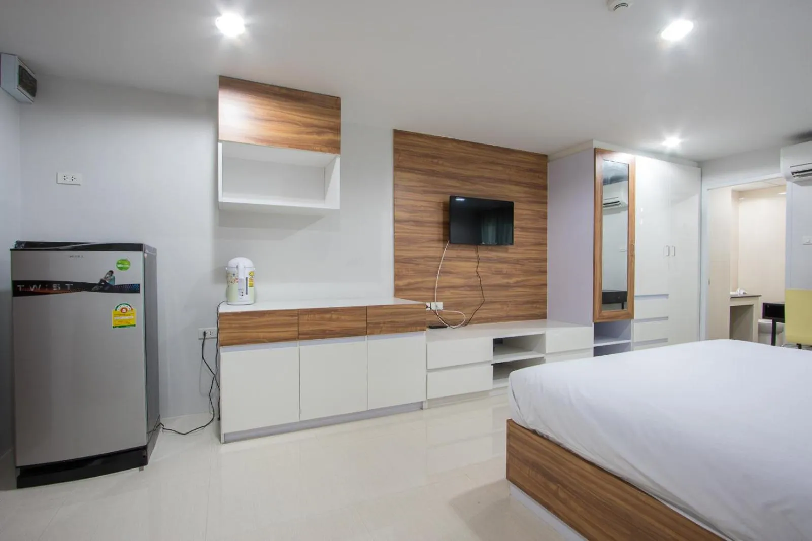 Bedroom, Bed in The Seasons