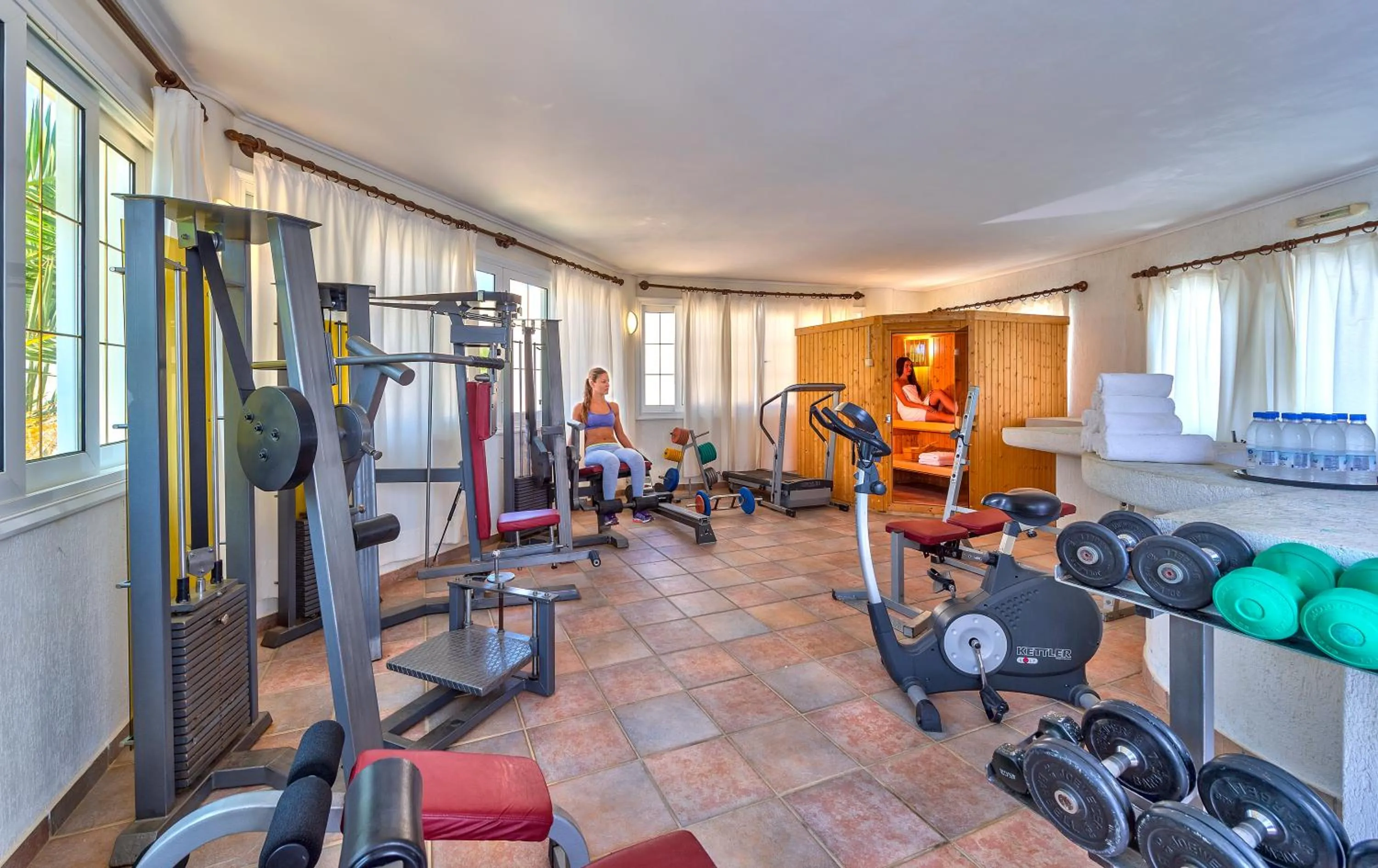 Fitness centre/facilities in Castle Suites Hotel