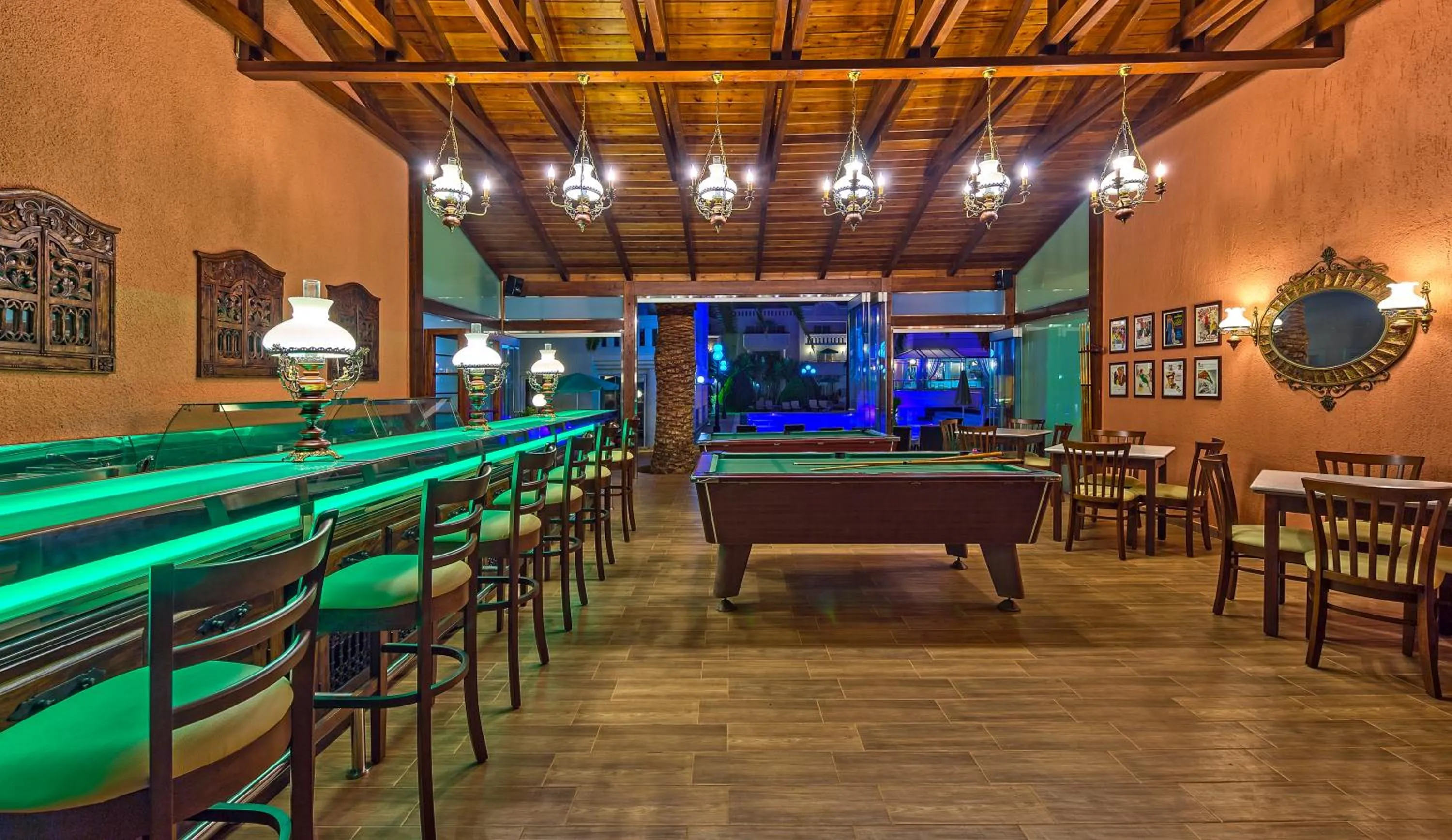 Billiard in Castle Suites Hotel