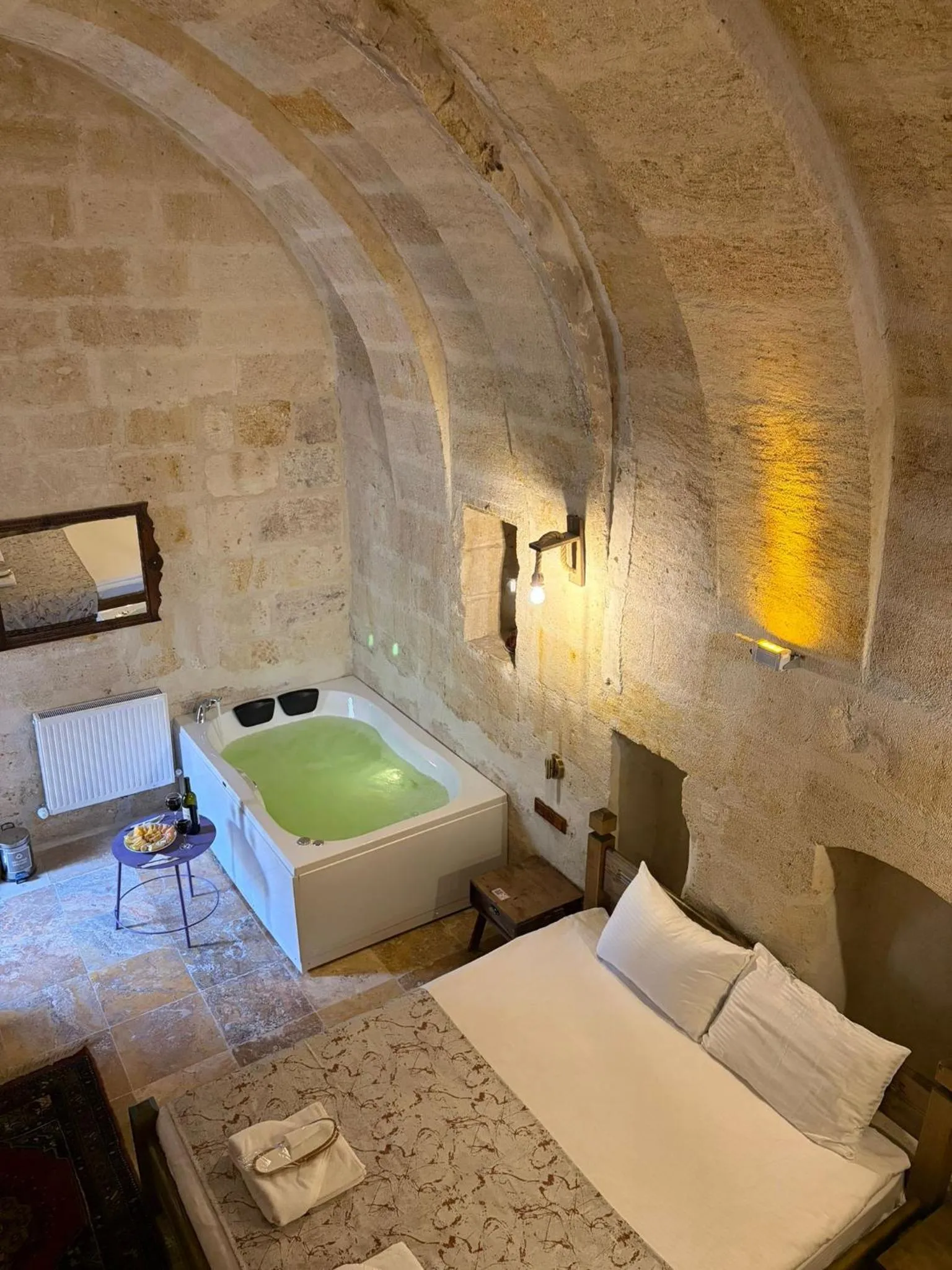 Photo of the whole room, Bed in Cappadocia Balloon House