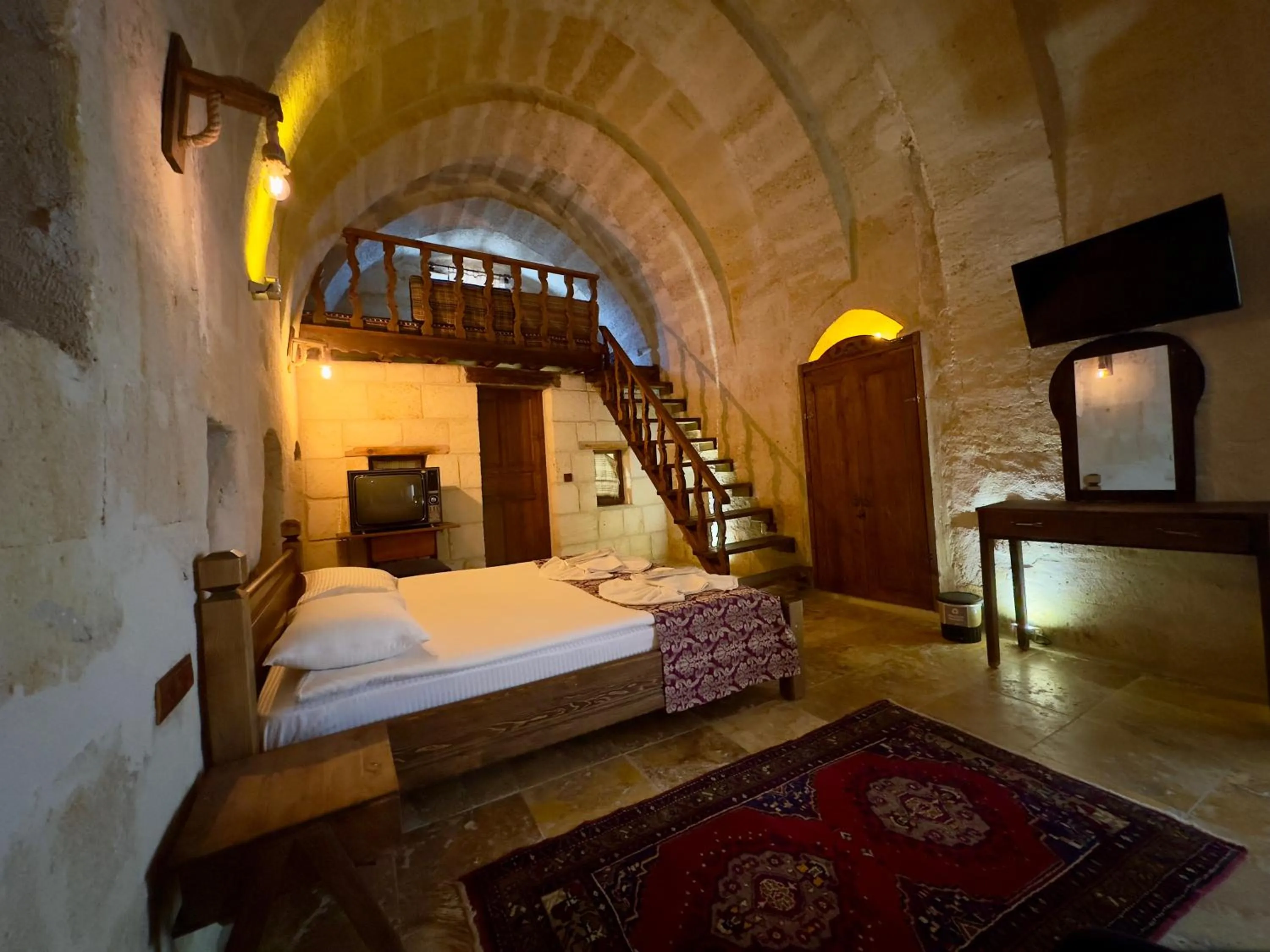Photo of the whole room, Bed in Cappadocia Balloon Boutique