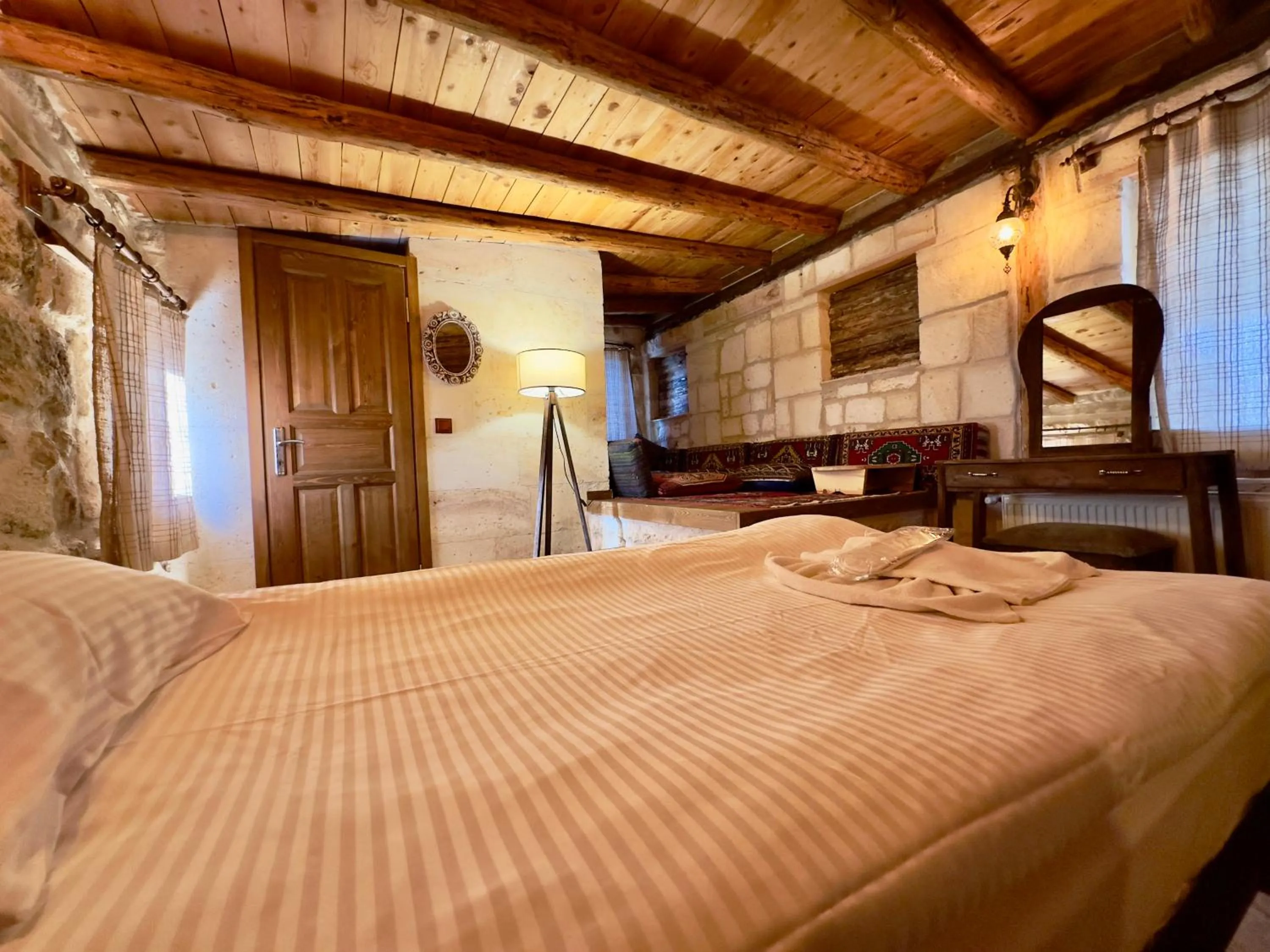 Living room, Bed in Cappadocia Balloon House