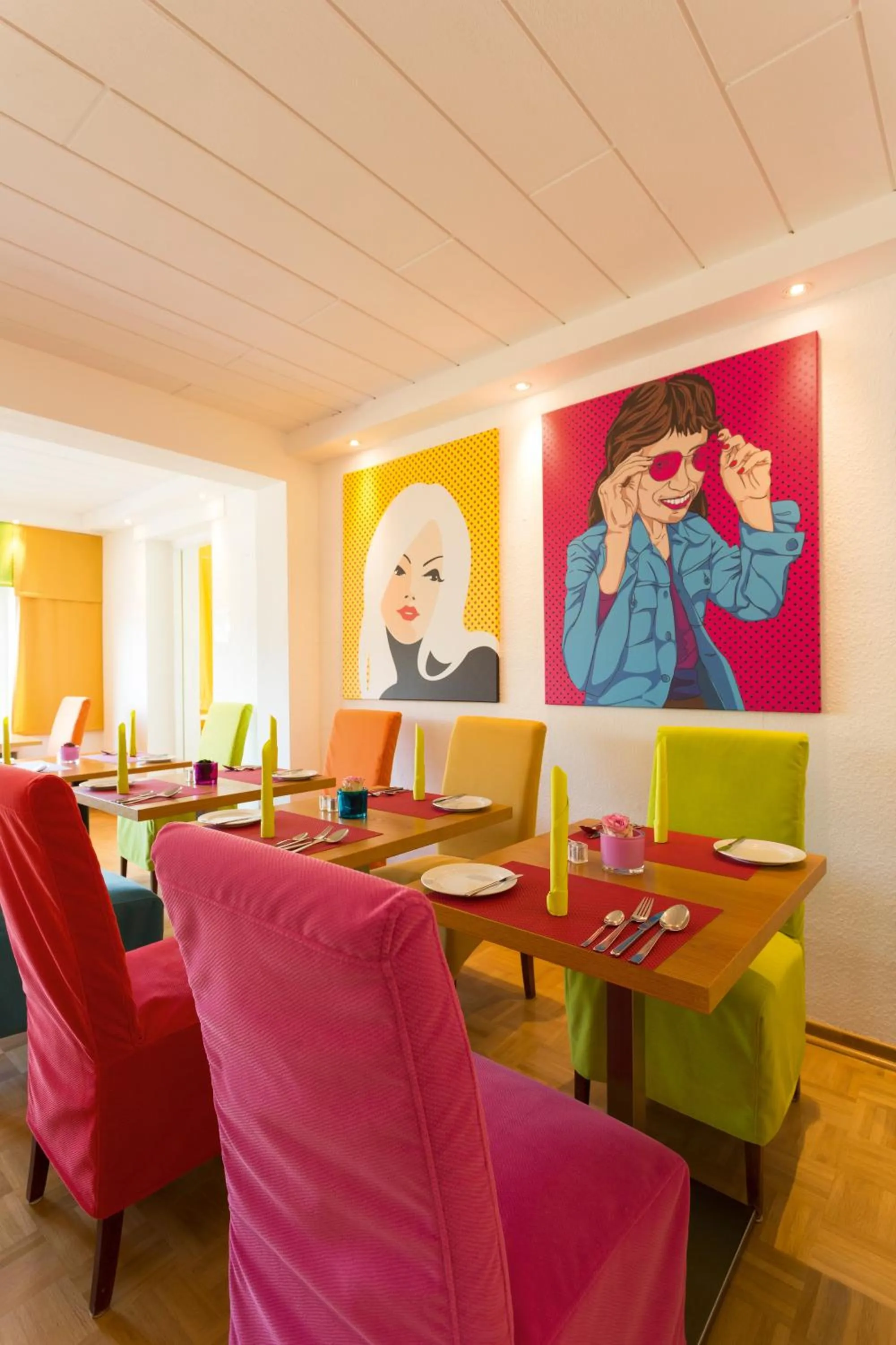 Restaurant/places to eat in Hotel Wulff