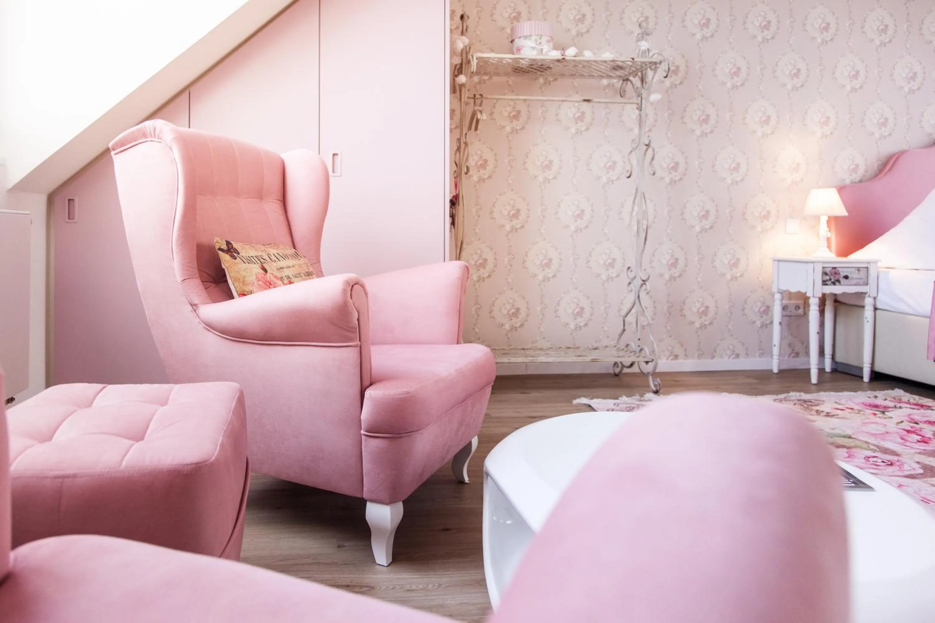 Decorative detail, Bed in Hotel Wulff