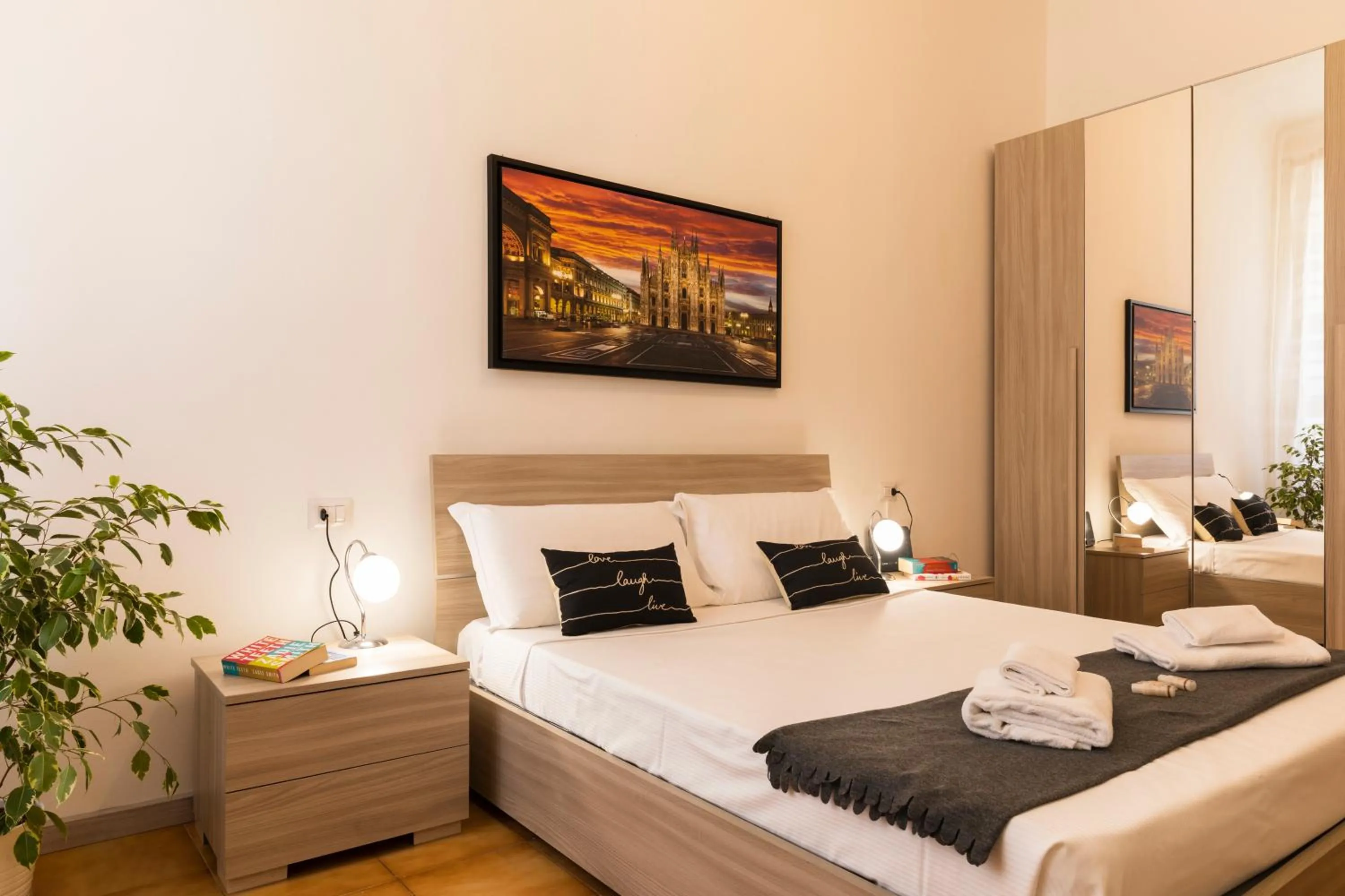 Property building, Bed in Casa Zara - Metro Lines