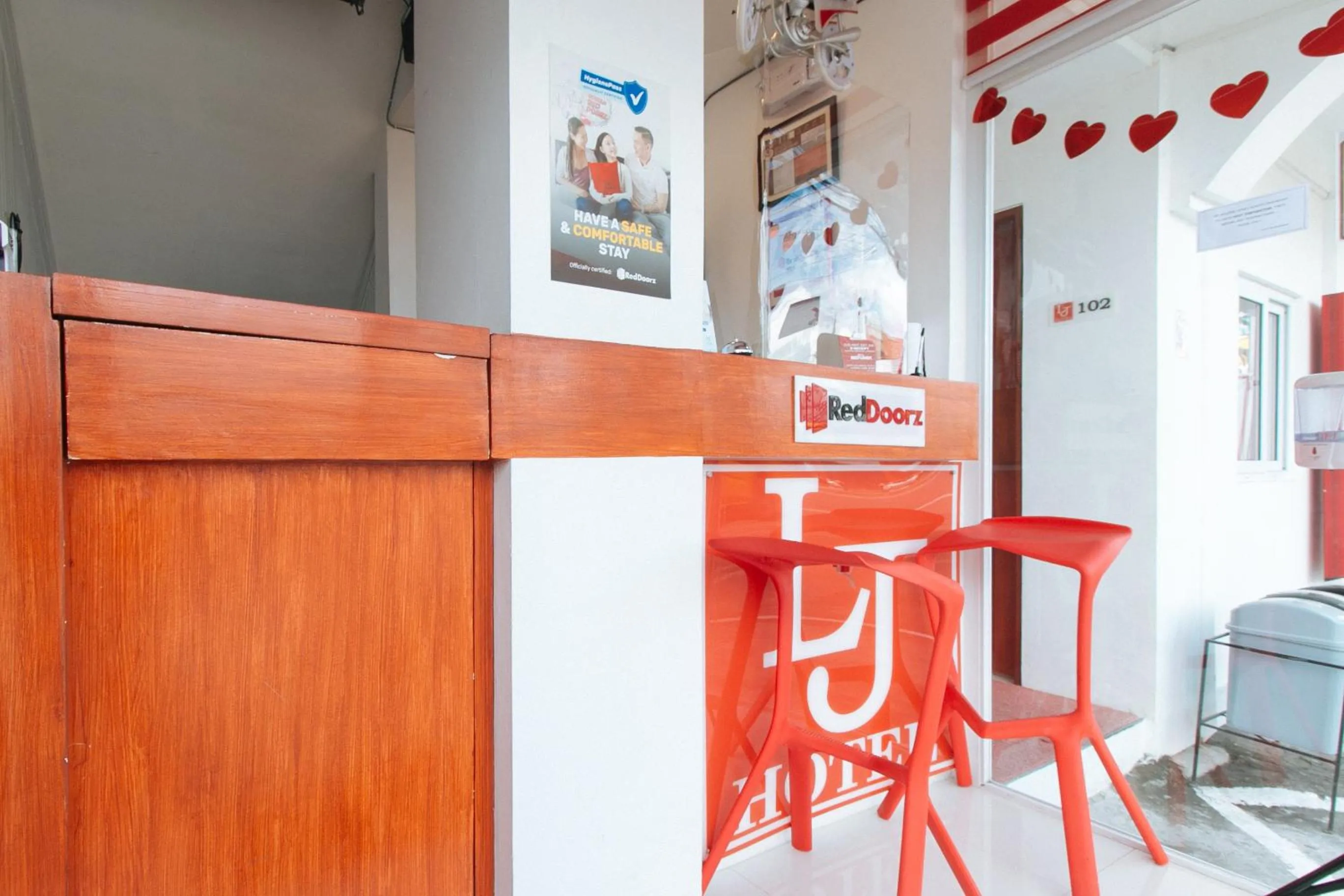 Lobby or reception in RedDoorz near Mercado del Lago