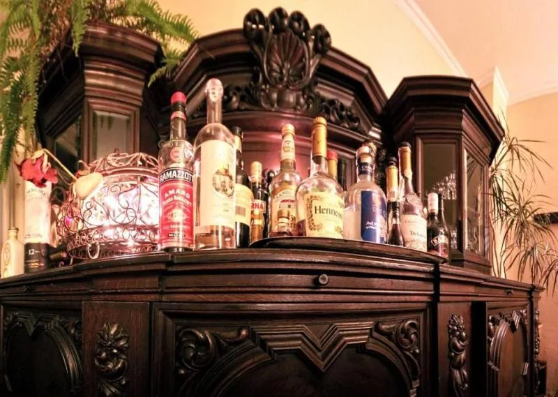 Lounge or bar in Balthasar Neumann Speiserei & Gästehaus - Zentrum Brühl -E-Ladestation, nähe Phantasialand