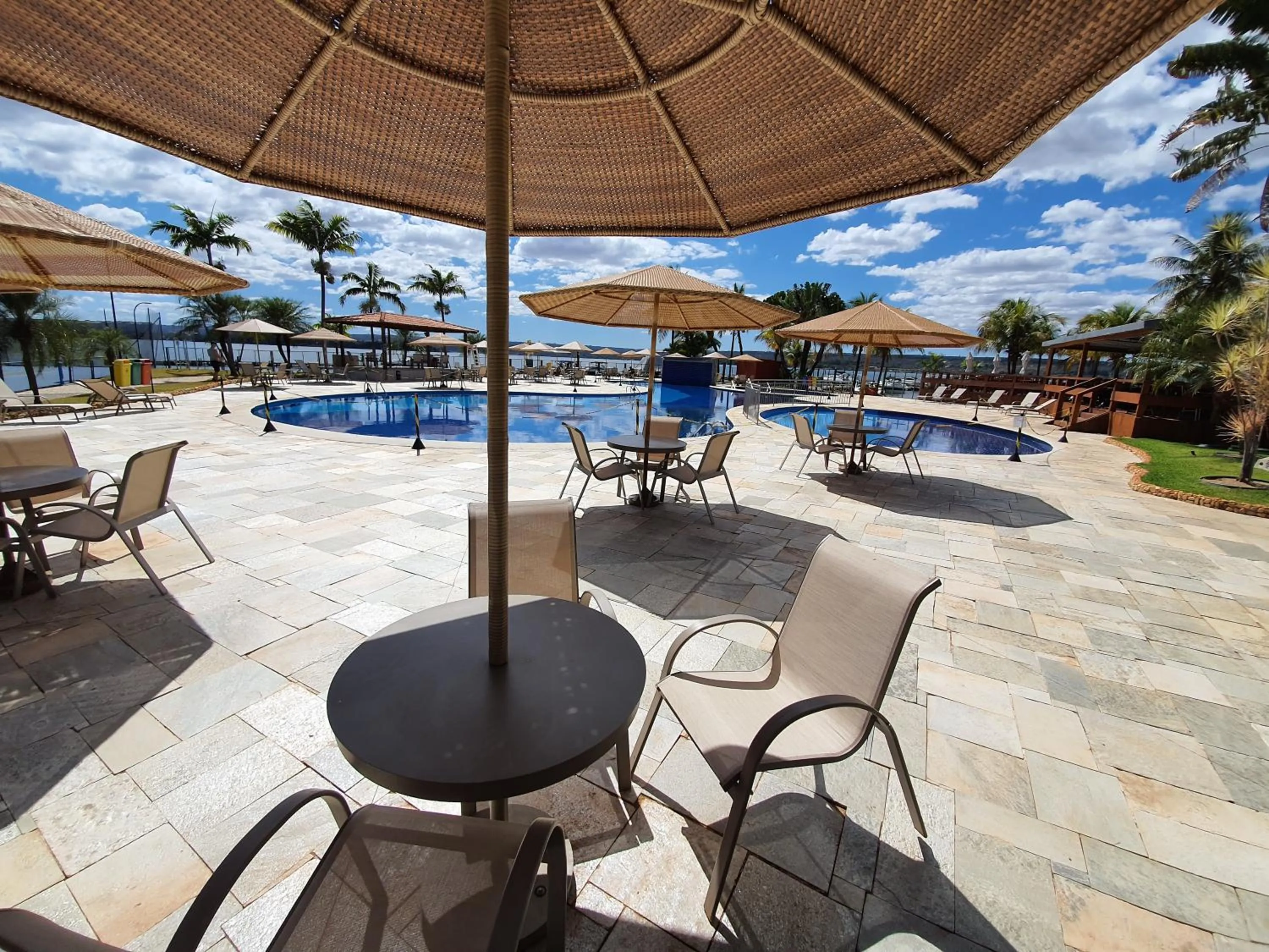 Swimming pool in LAKE SIDE - VISTA DO LAGO