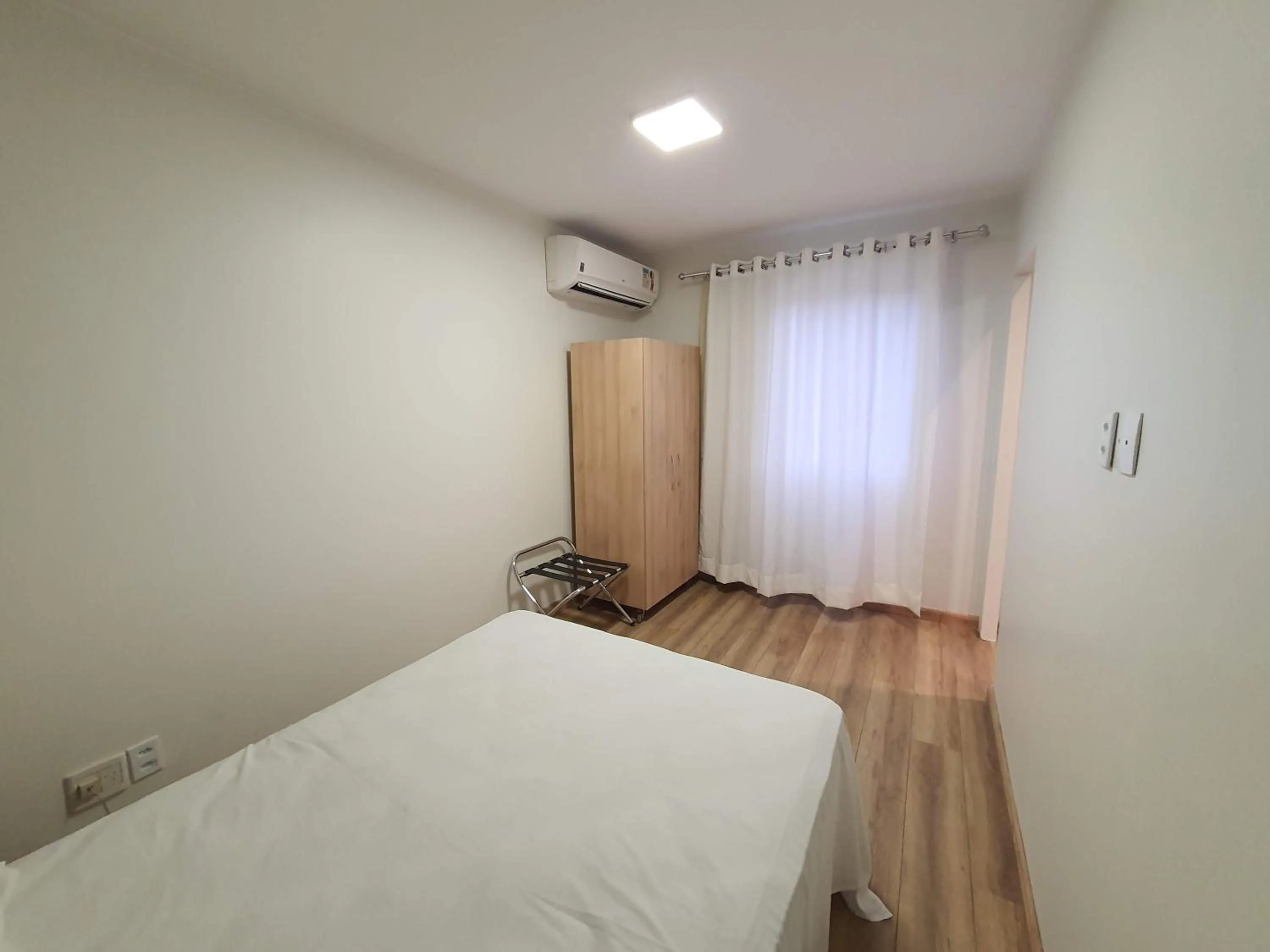 Bed in Lake Side Beira do Lago - piscina - academia - sauna- By Rei dos Flats