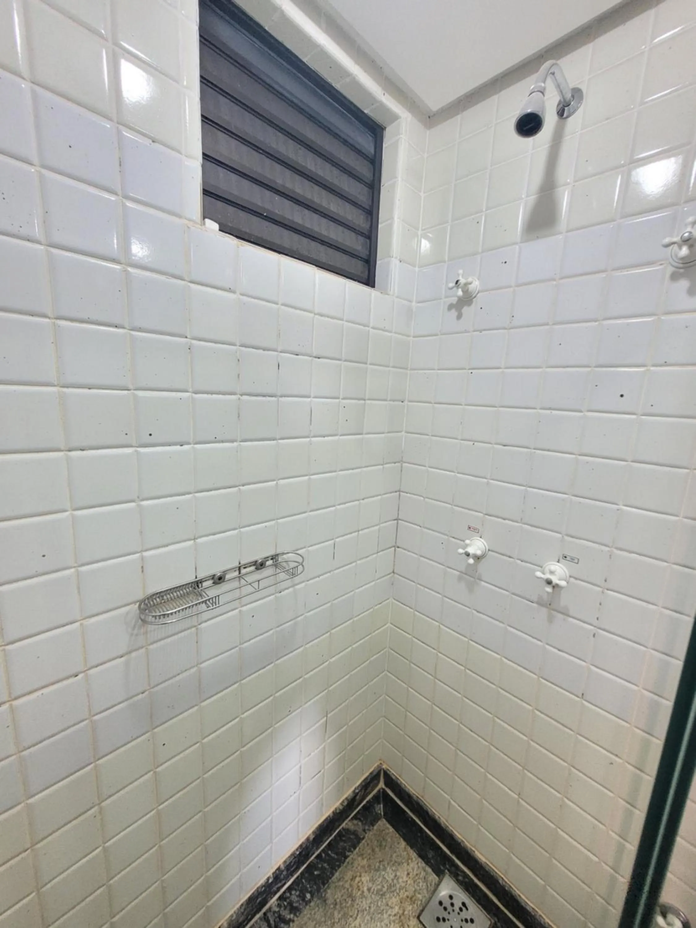 Shower in LAKE SIDE - VISTA DO LAGO