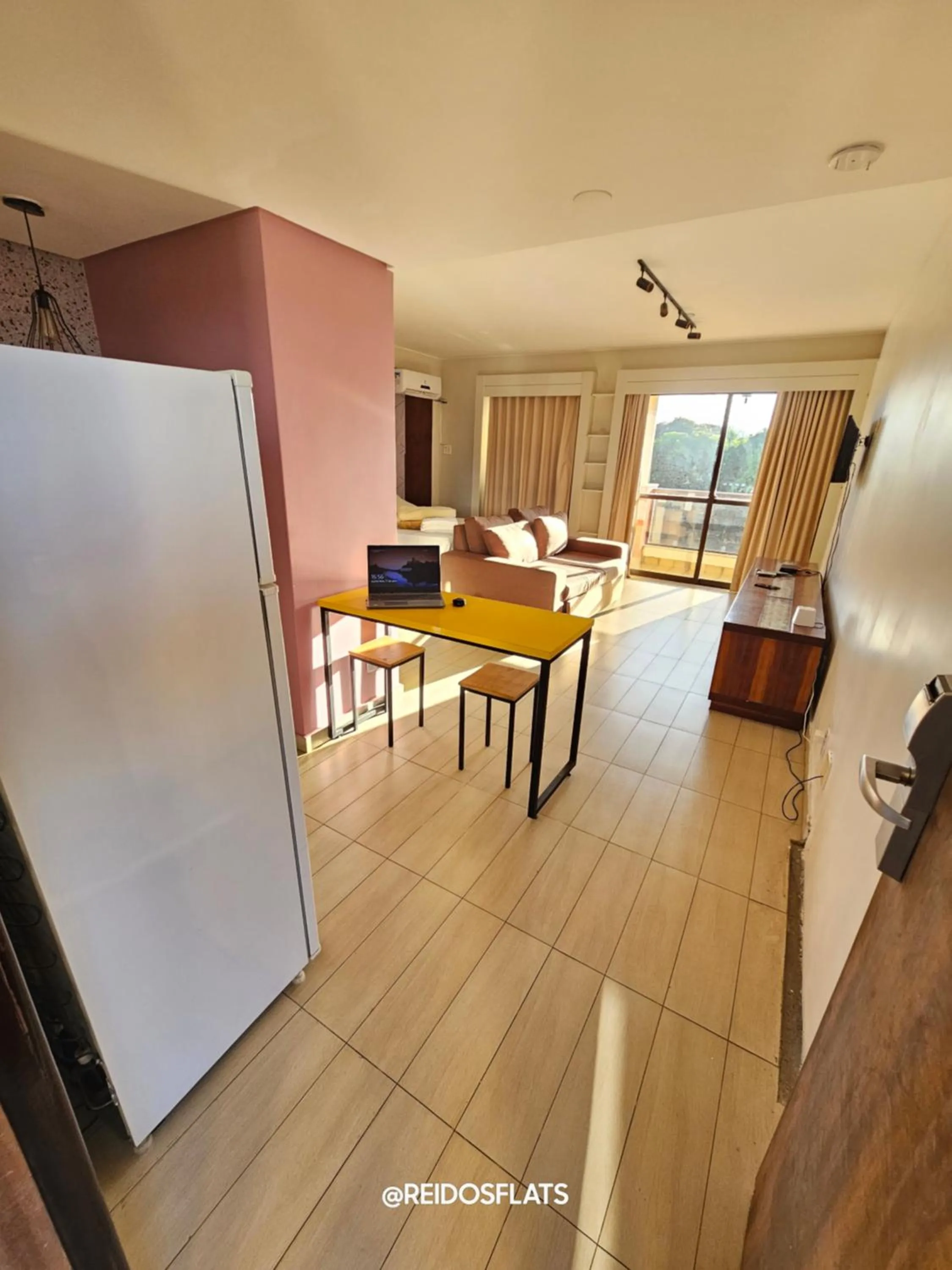 LAKE SIDE - VISTA DO LAGO