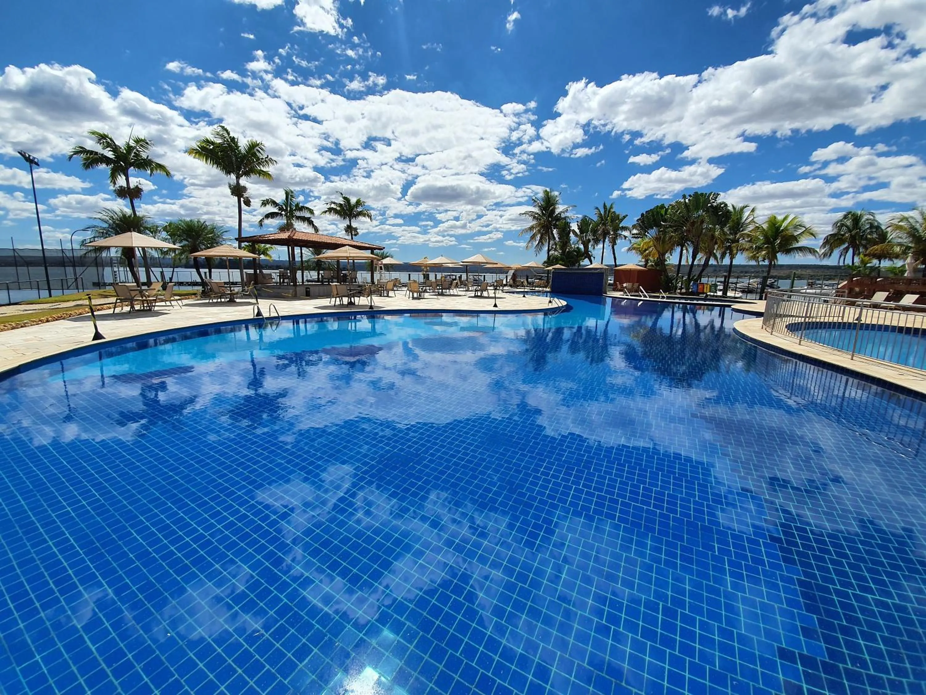 Day in LAKE SIDE - VISTA DO LAGO