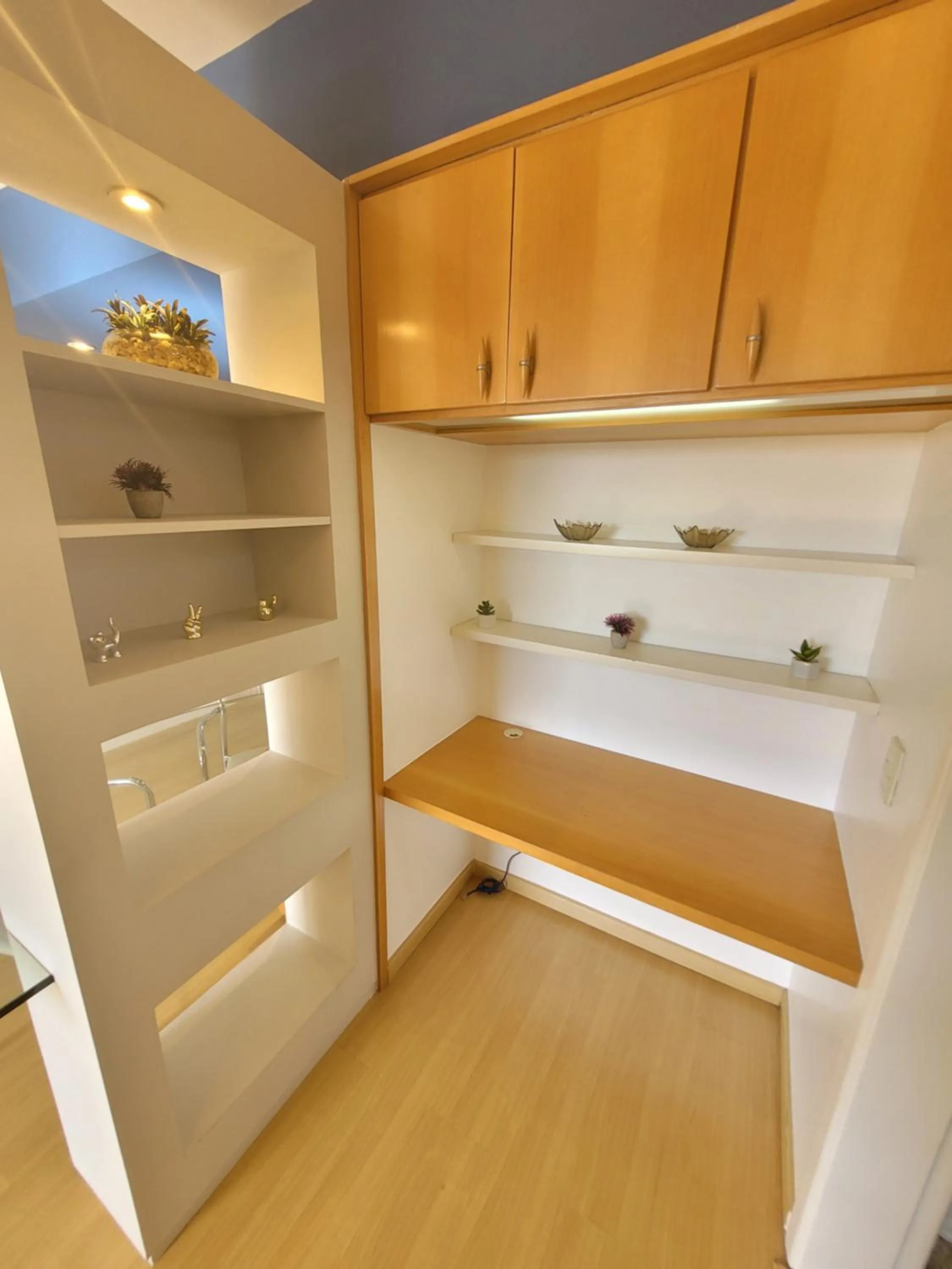 wardrobe in LAKE SIDE - VISTA DO LAGO