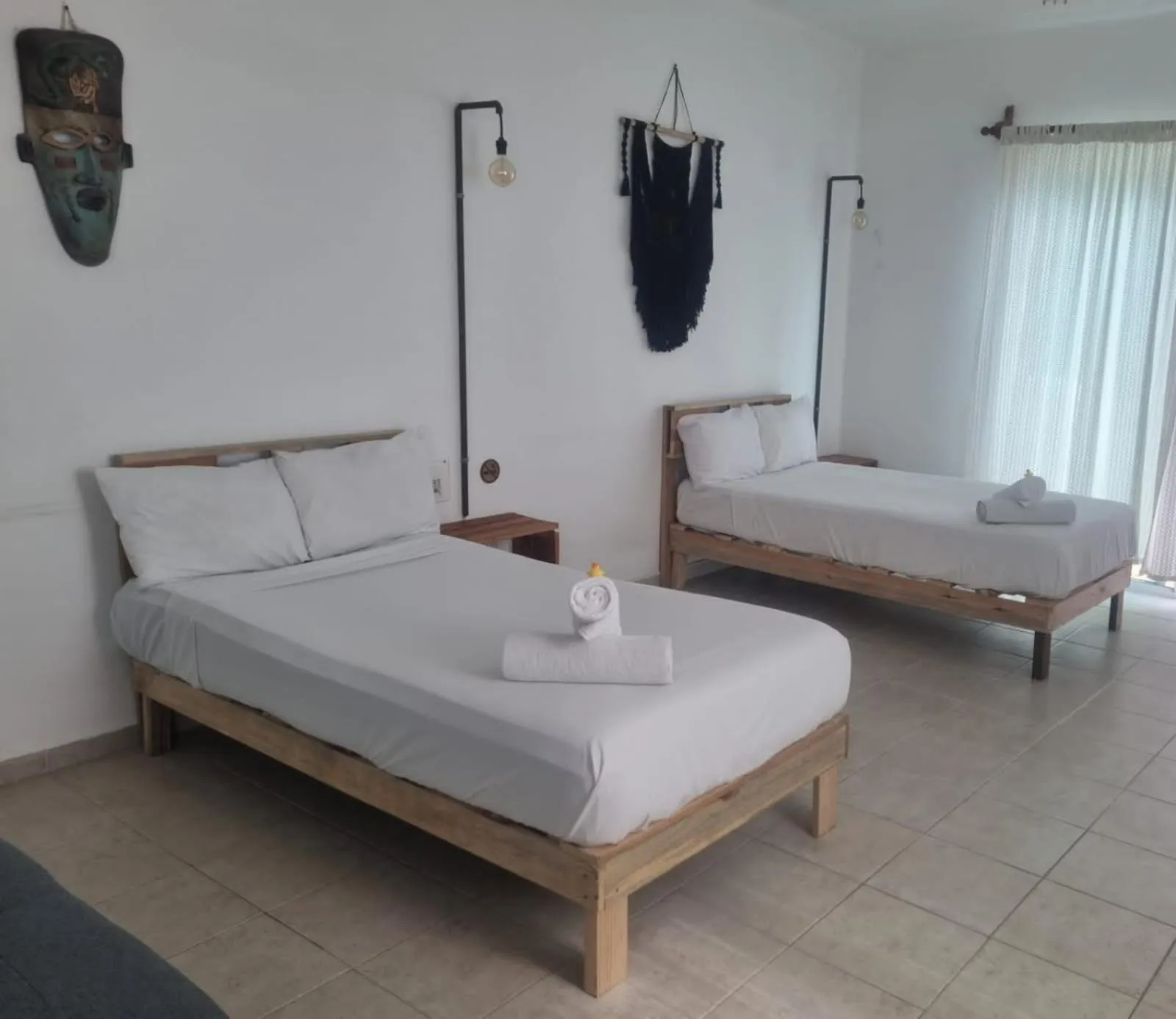 Photo of the whole room in Lucky Duck PJ