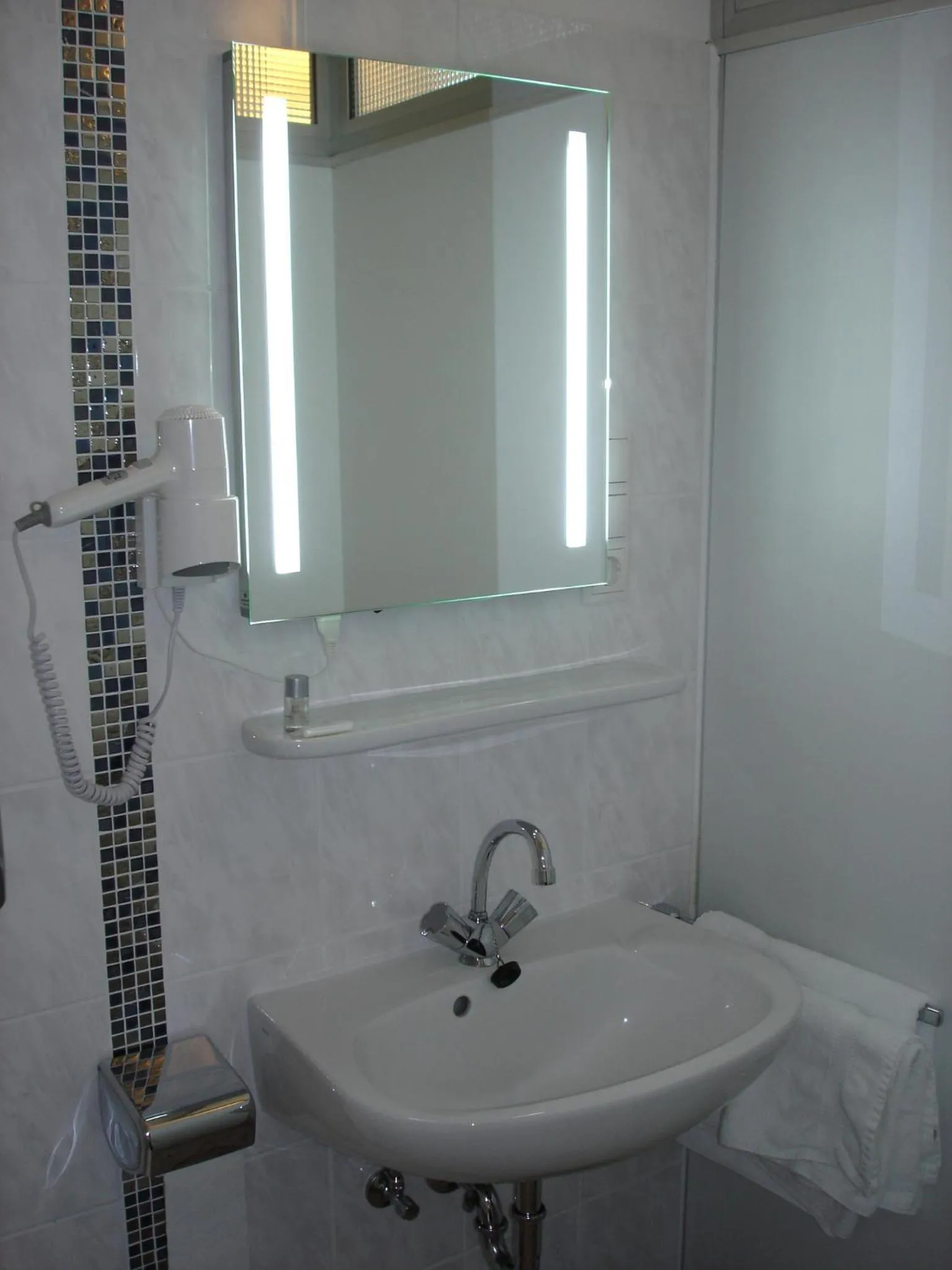 Bathroom in Rhein-Hotel