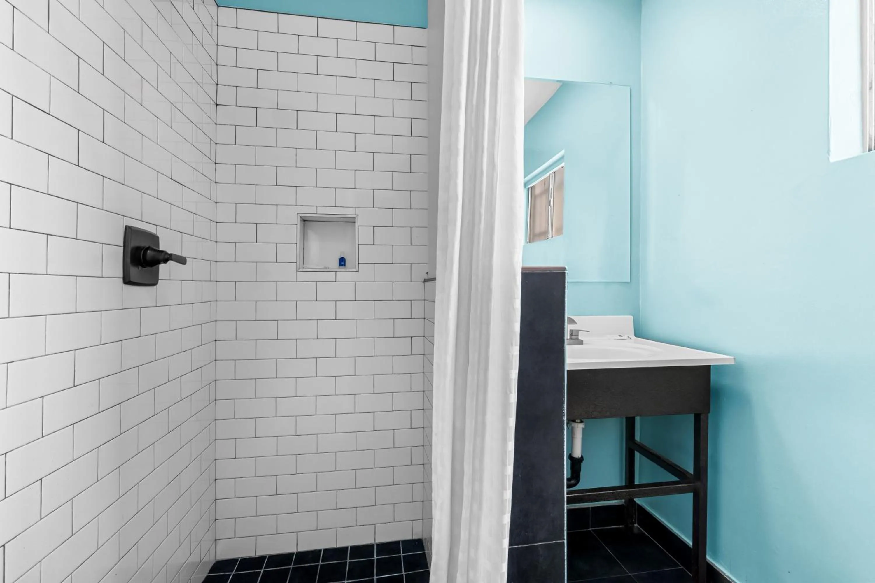 Bathroom in Rodeway Inn & Suites North Hollywood Burbank Airport - Universal Area