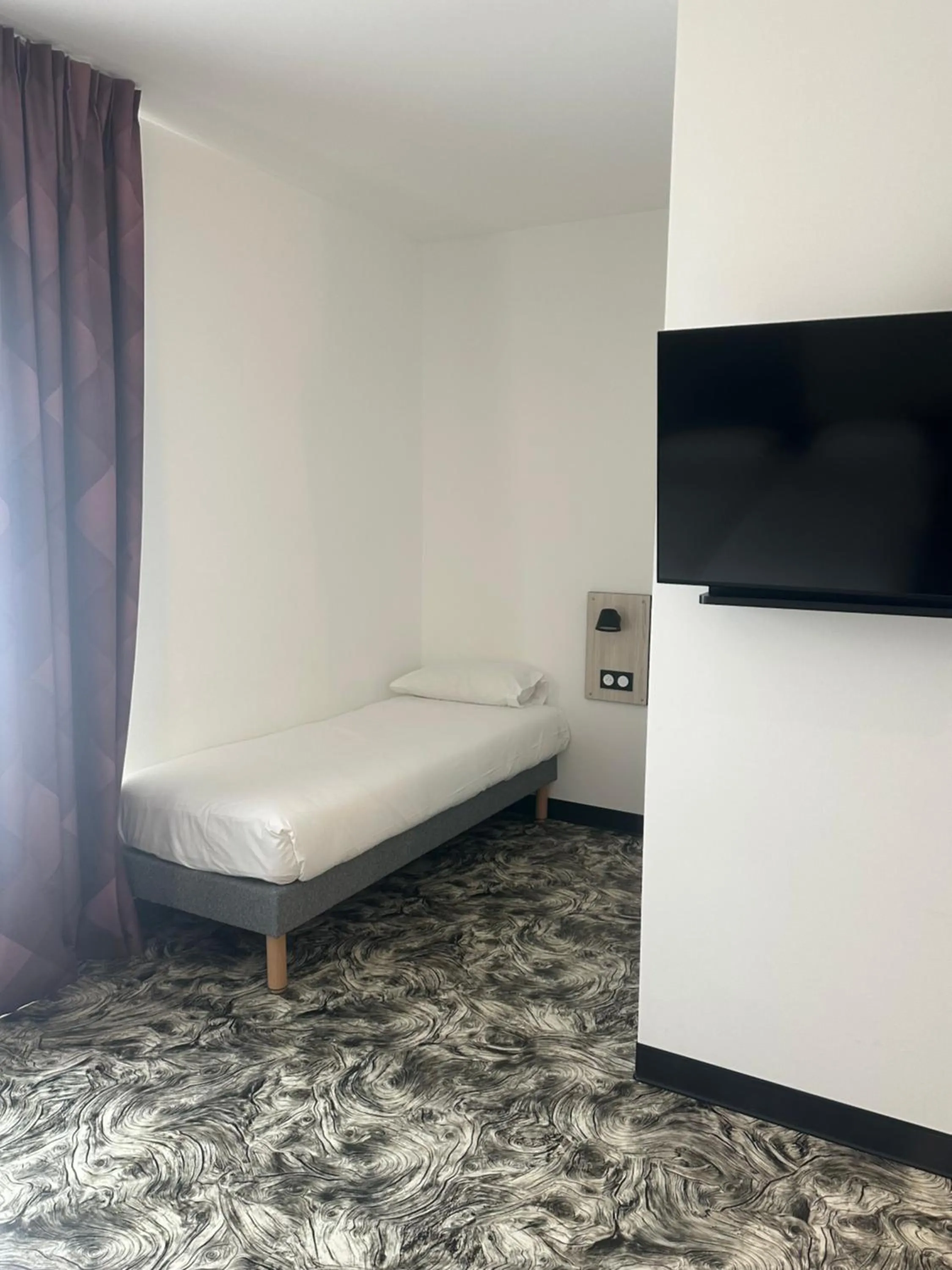 Bed in B&B HOTEL PERPIGNAN Nord Aéroport