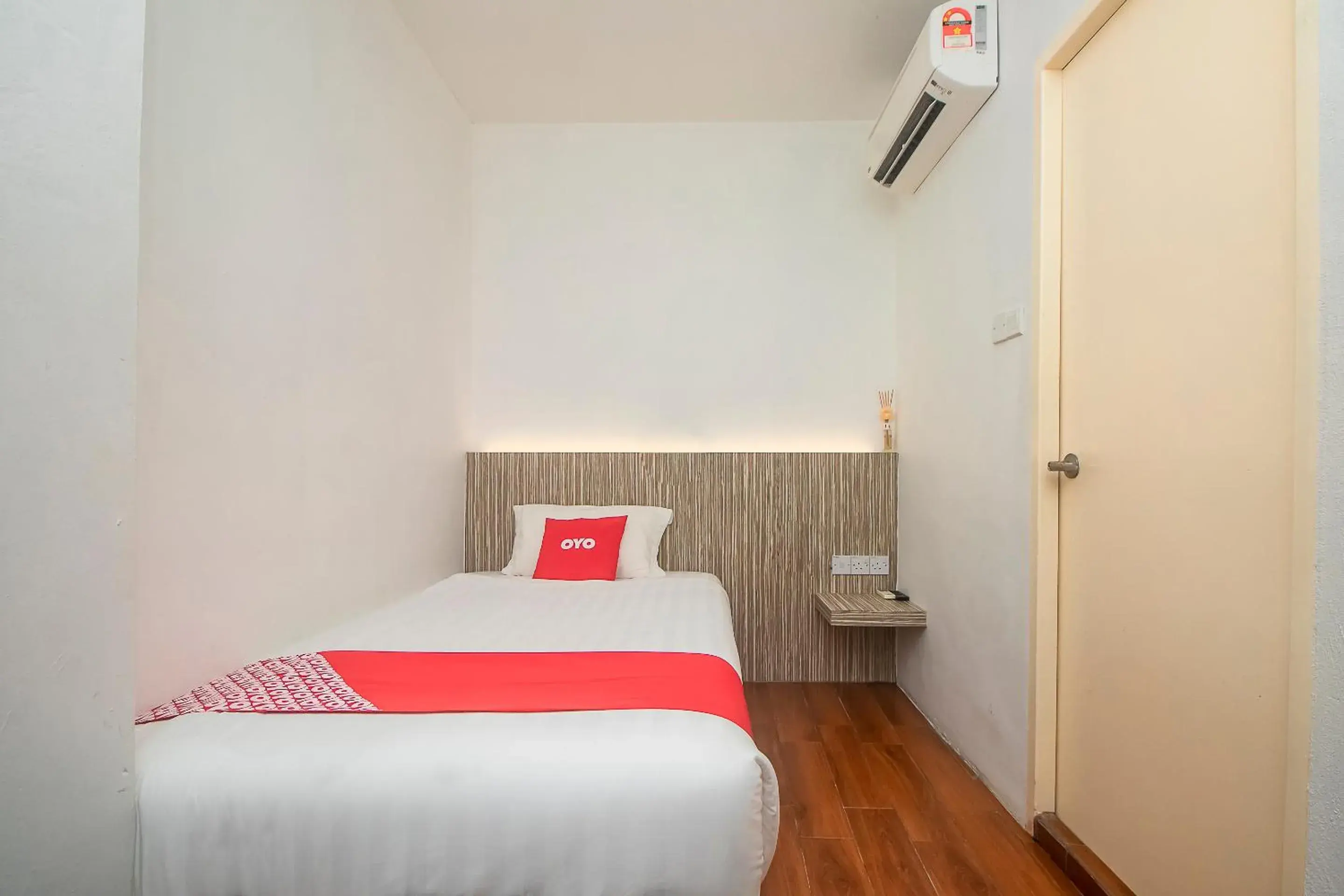 Standard Single Room - single occupancy in OYO 90102 7 Days Lodge Standard Single Room - single occupancy in OYO 90102 7 Days Lodge