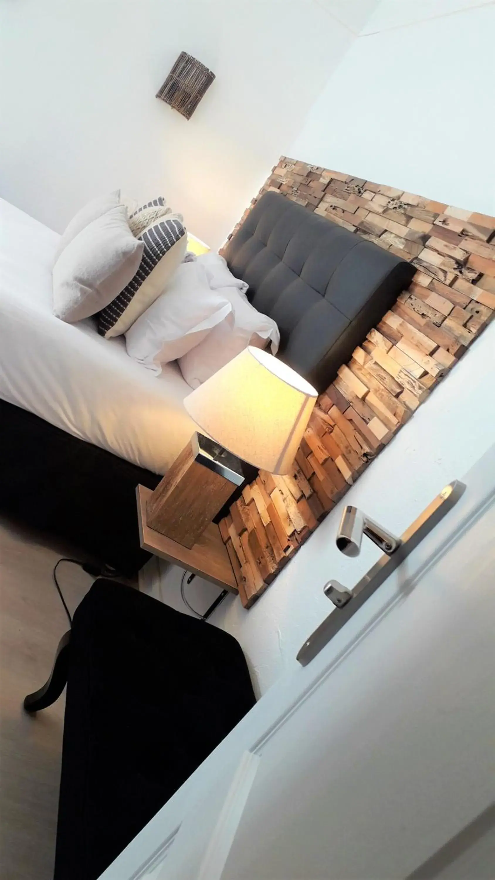 Superior Room with Air Conditioning in Hotel De La Mer Superior Room with Air Conditioning in Hotel De La Mer