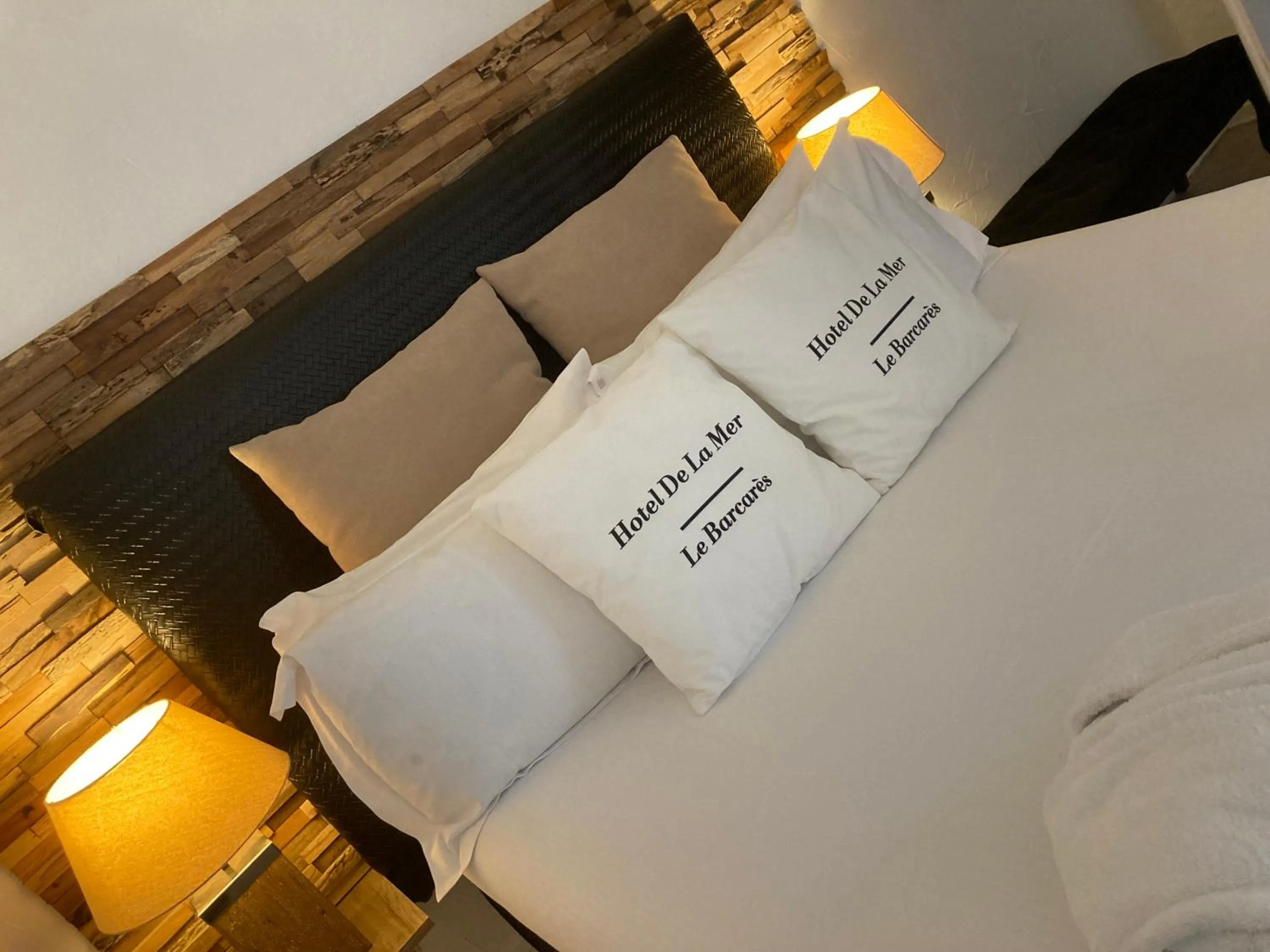 Bed in Hotel De La Mer