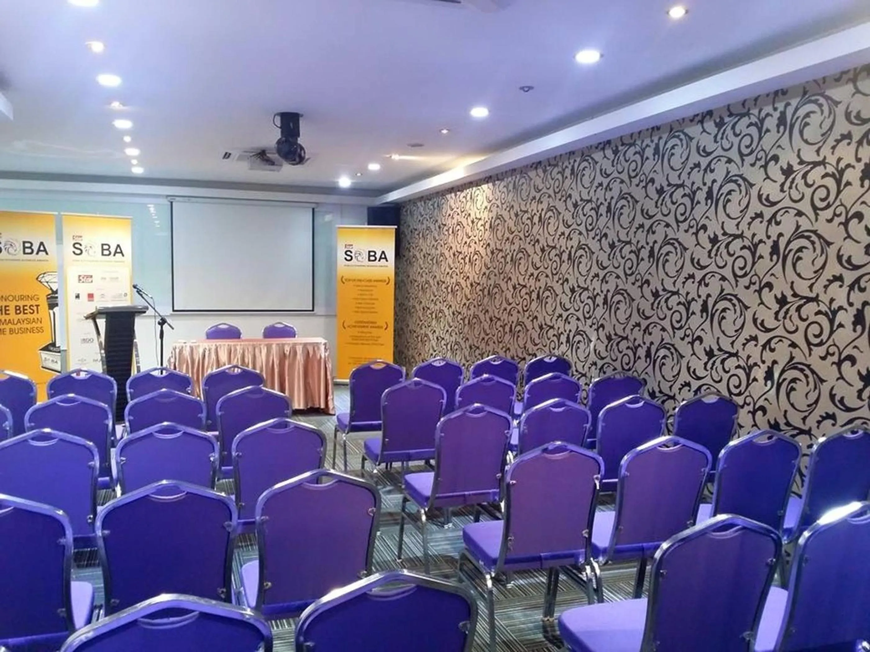 Area and facilities in Biz Hotel