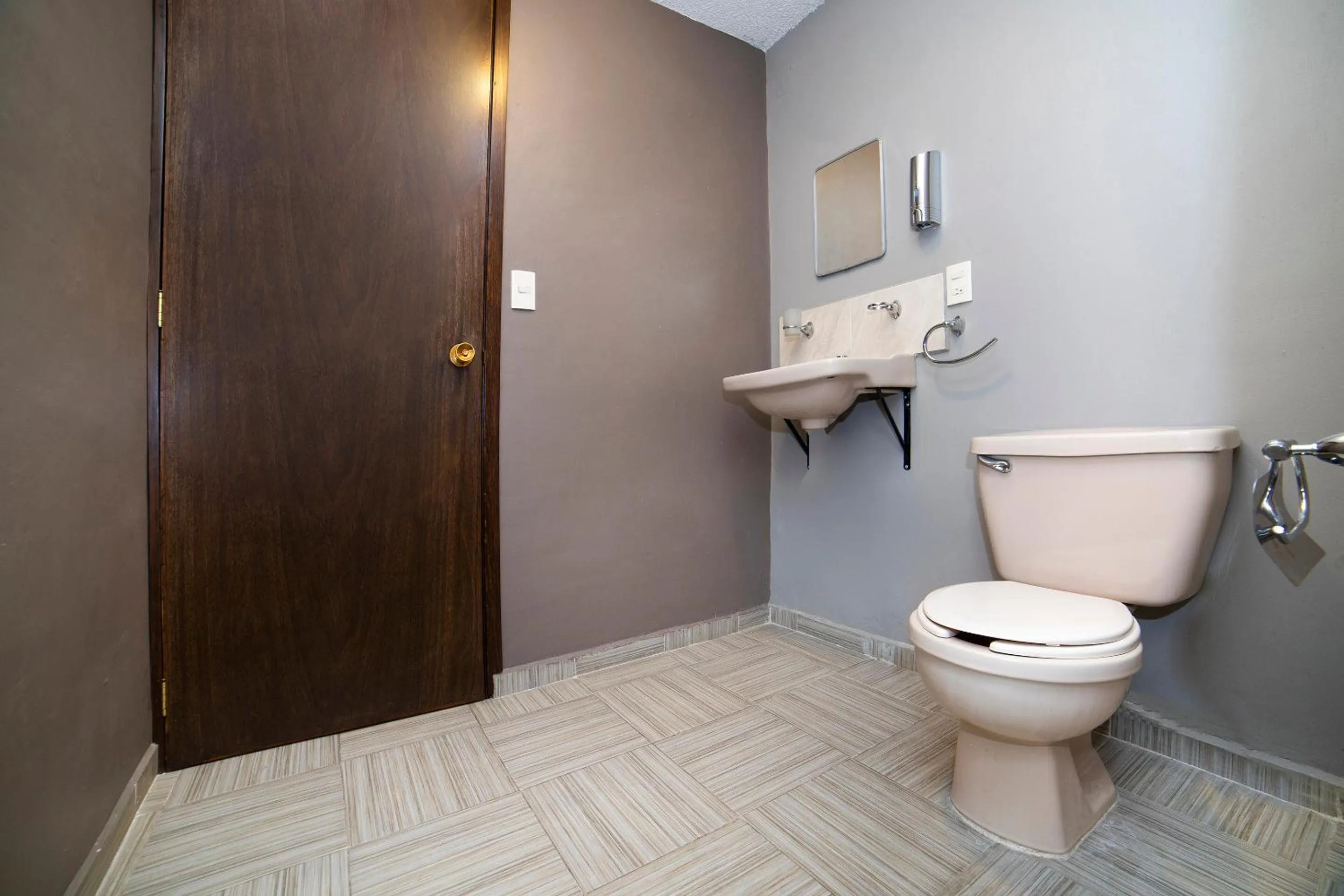 Bathroom in Capital O Hotel Diez