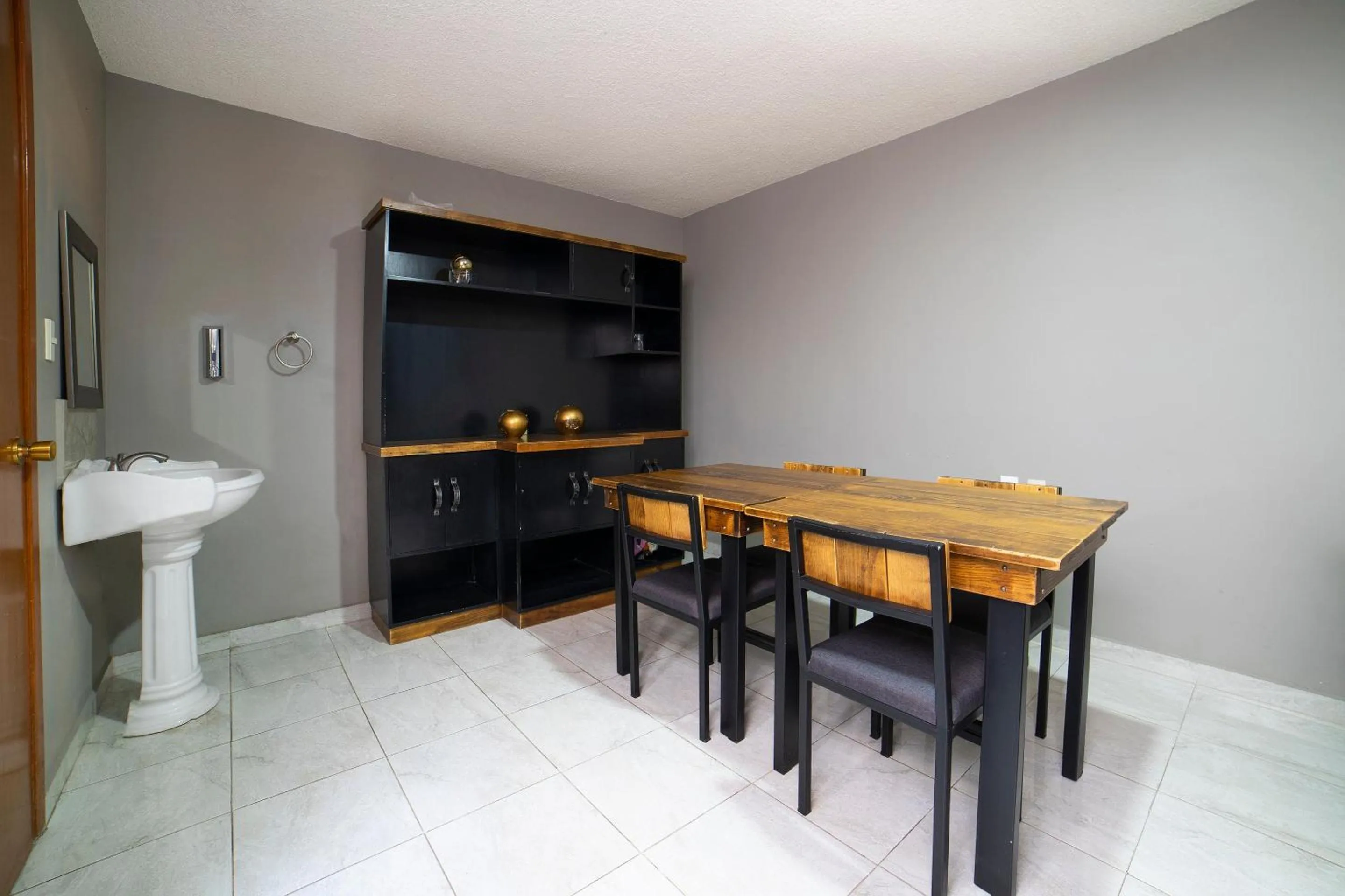 Dining area in Capital O Hotel Diez