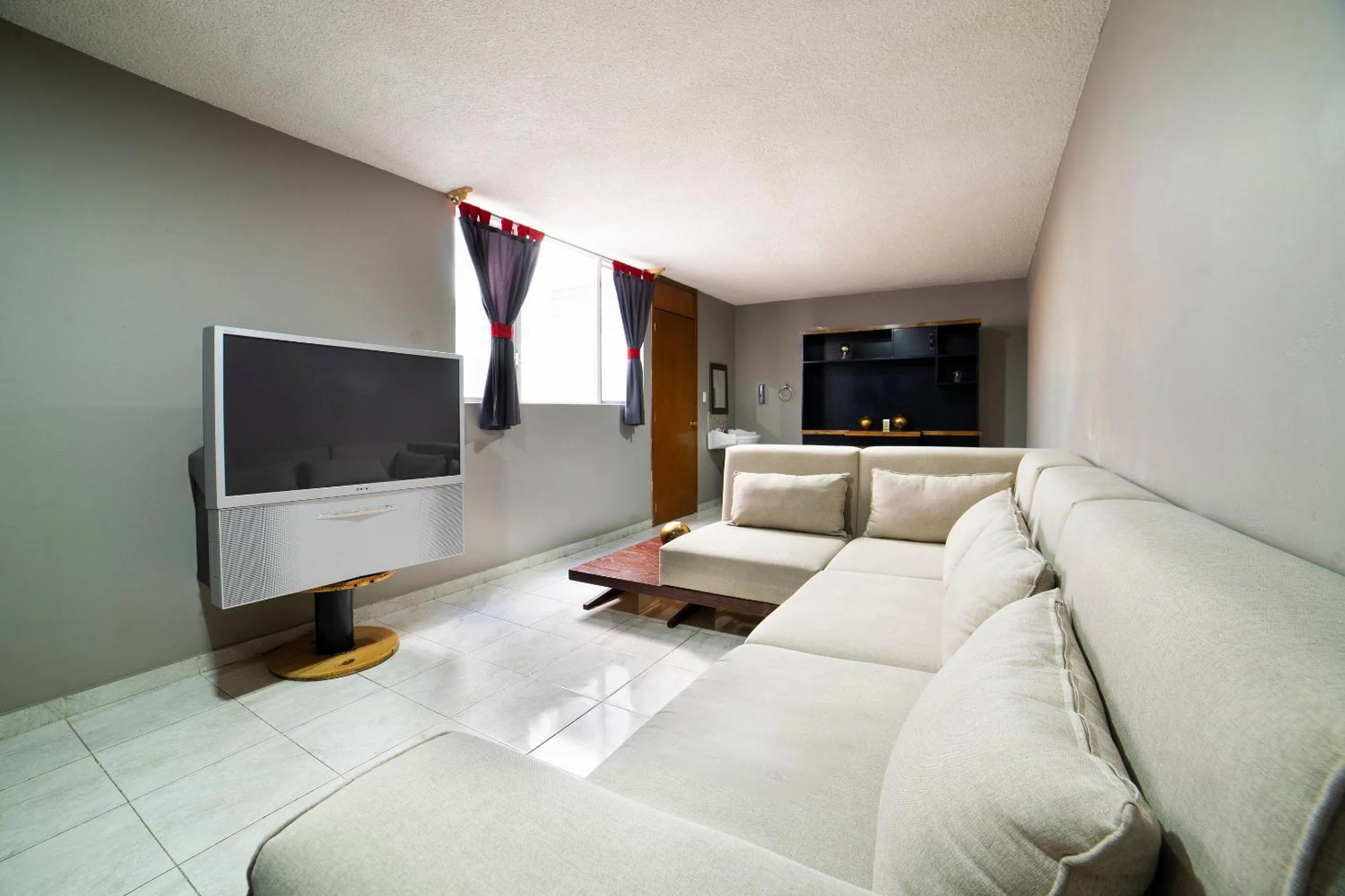 Lobby or reception in Capital O Hotel Diez