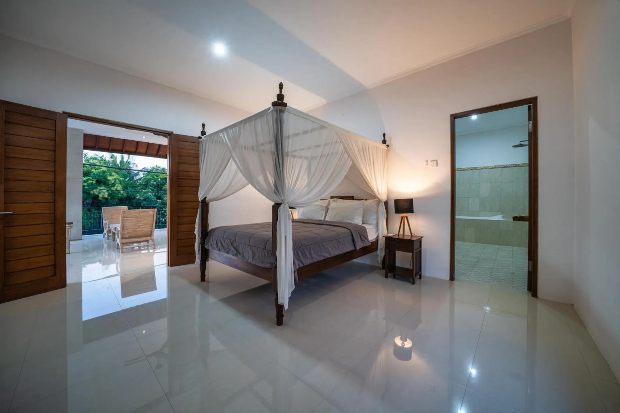 Bedroom, Bed in Villa Devina - Seminyak