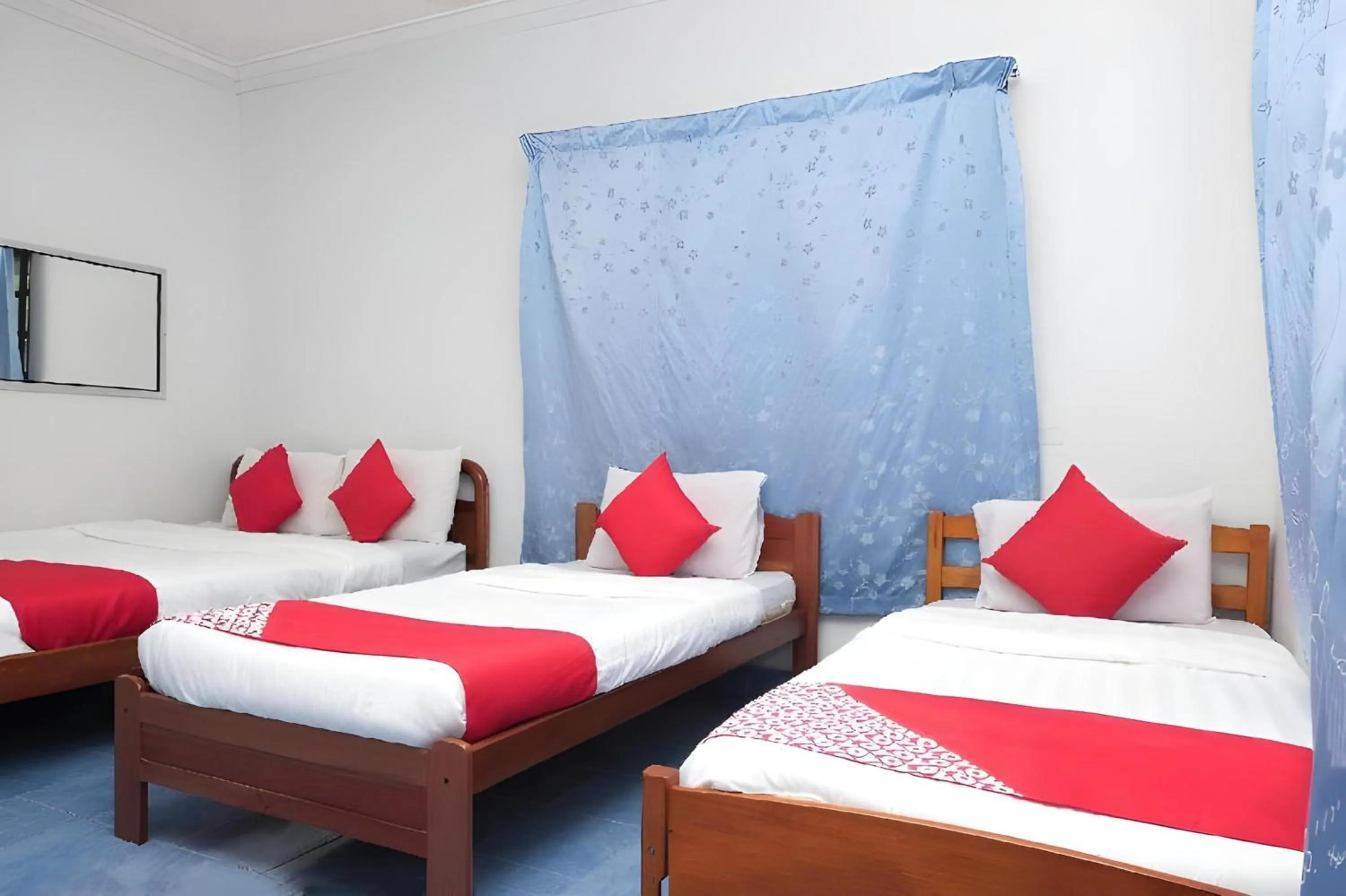 Photo of the whole room in Hotel O Bari Indah Beach Resort