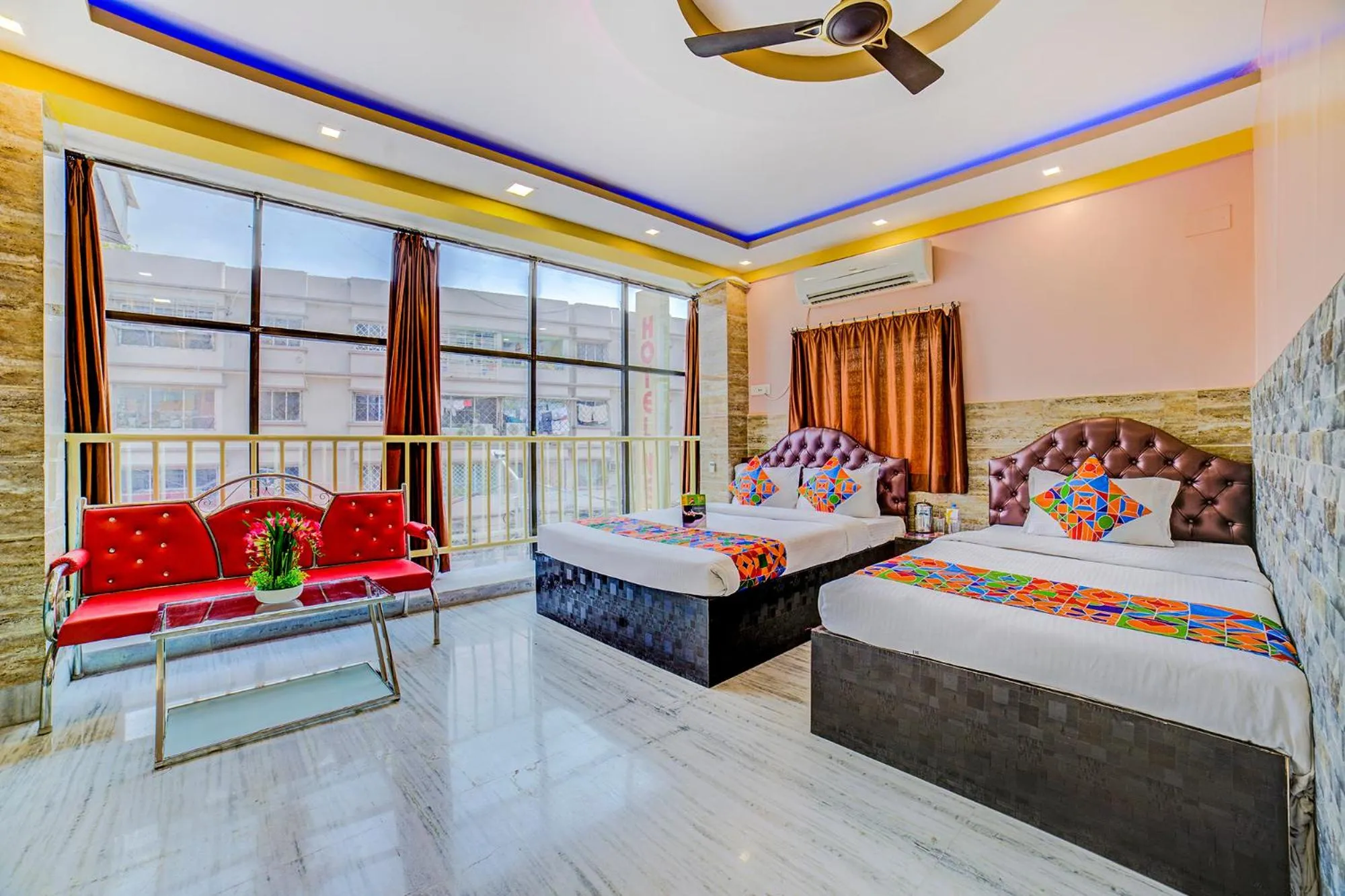 Bed in FabExpress Nest - Nr Park Street Metro Station