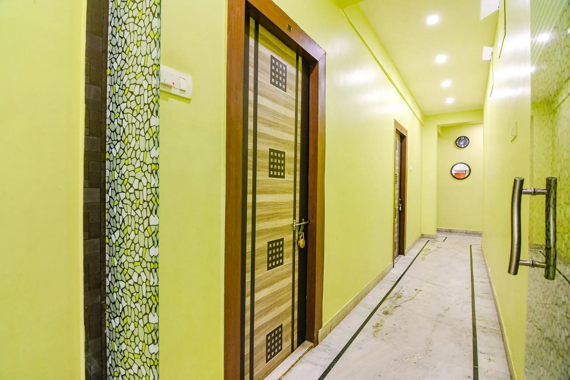 Lobby or reception in FabExpress Nest - Nr Park Street Metro Station