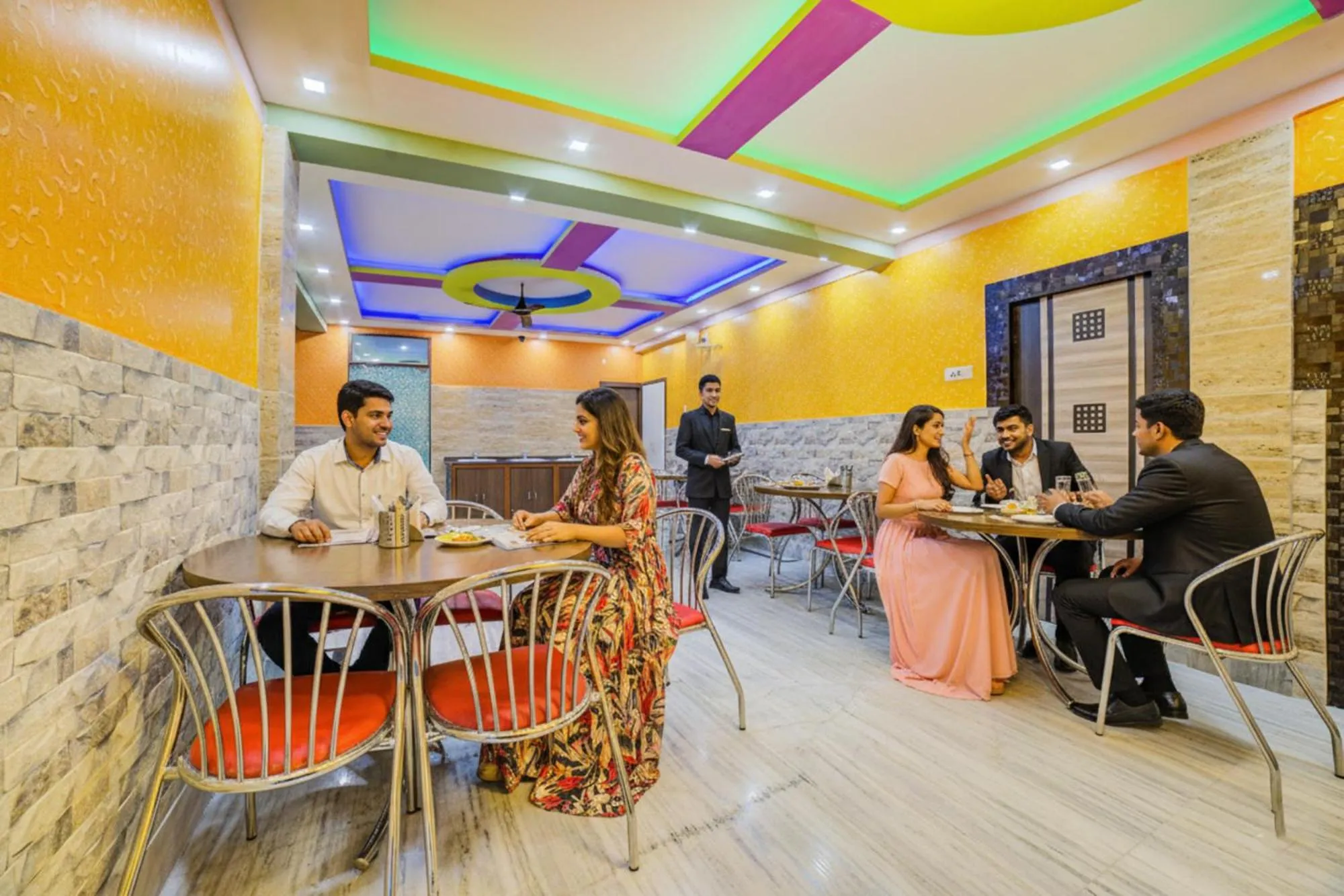 Restaurant/places to eat in FabExpress Nest - Nr Park Street Metro Station