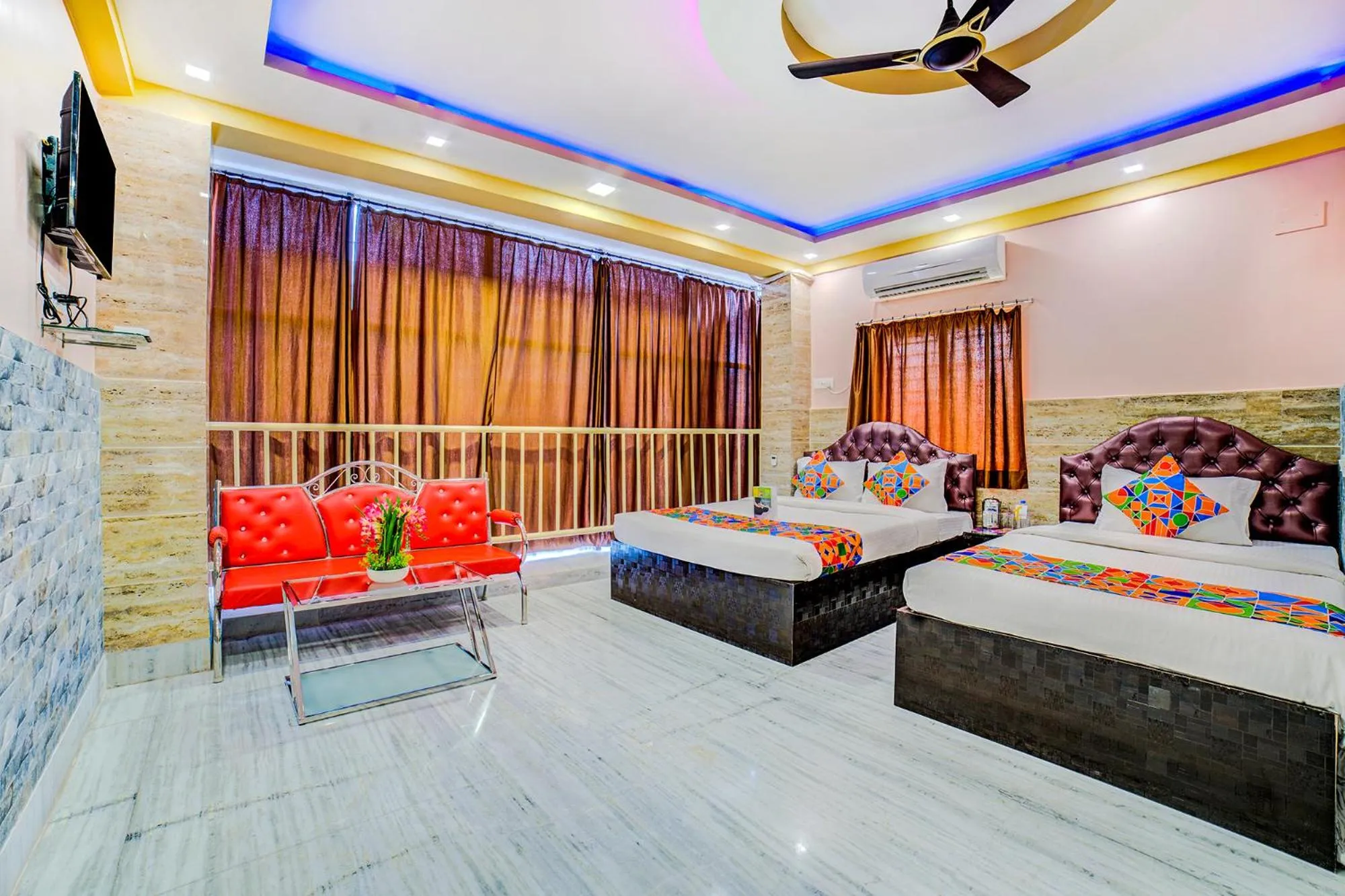 Bed in FabExpress Nest - Nr Park Street Metro Station