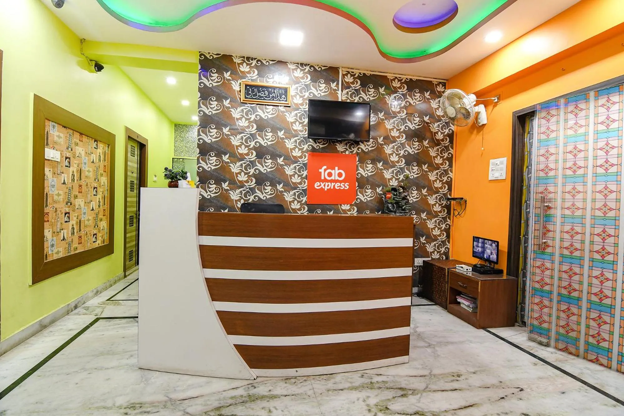 Lobby or reception in FabExpress Nest - Nr Park Street Metro Station