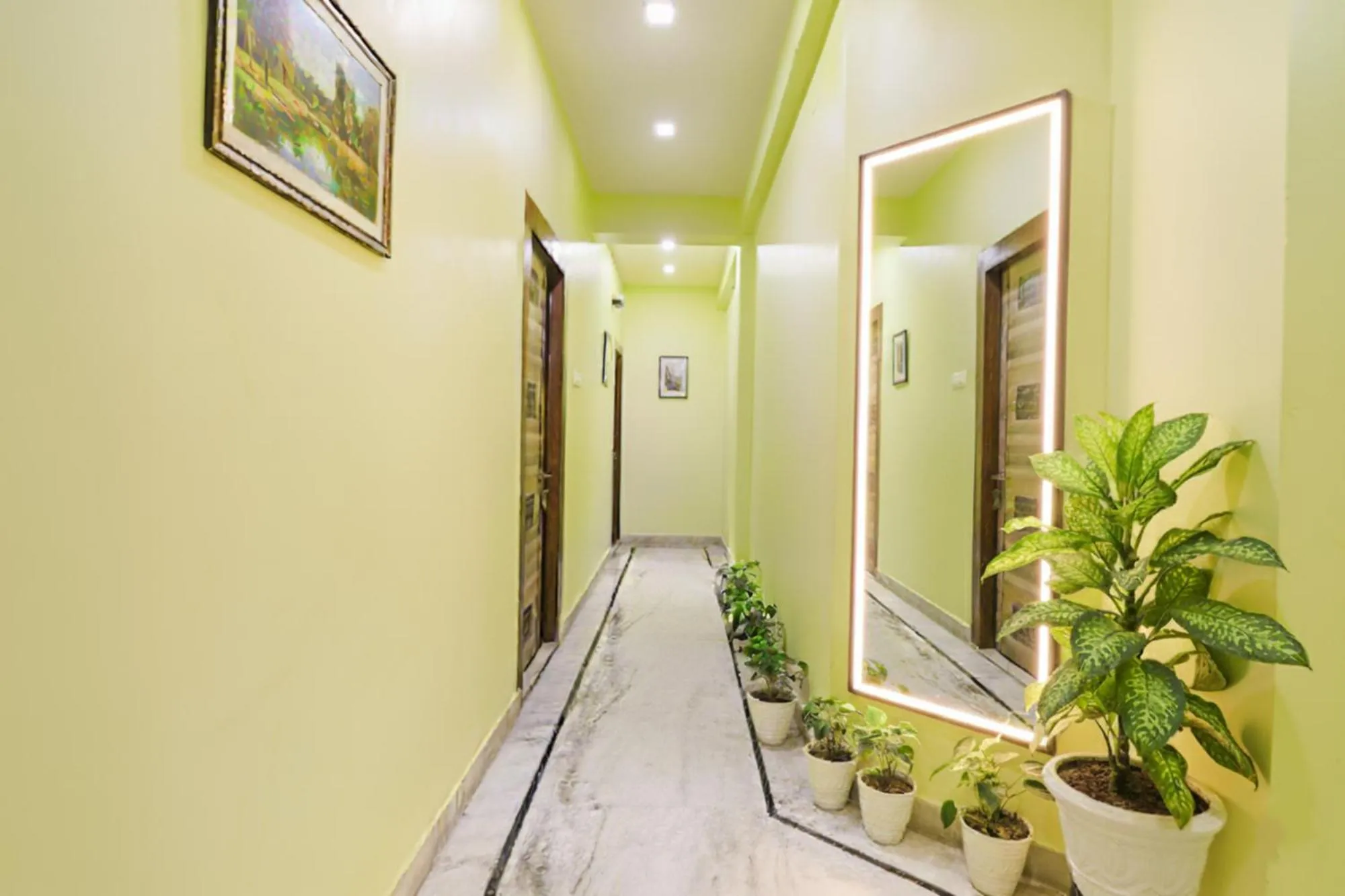 Lobby or reception in FabExpress Nest - Nr Park Street Metro Station