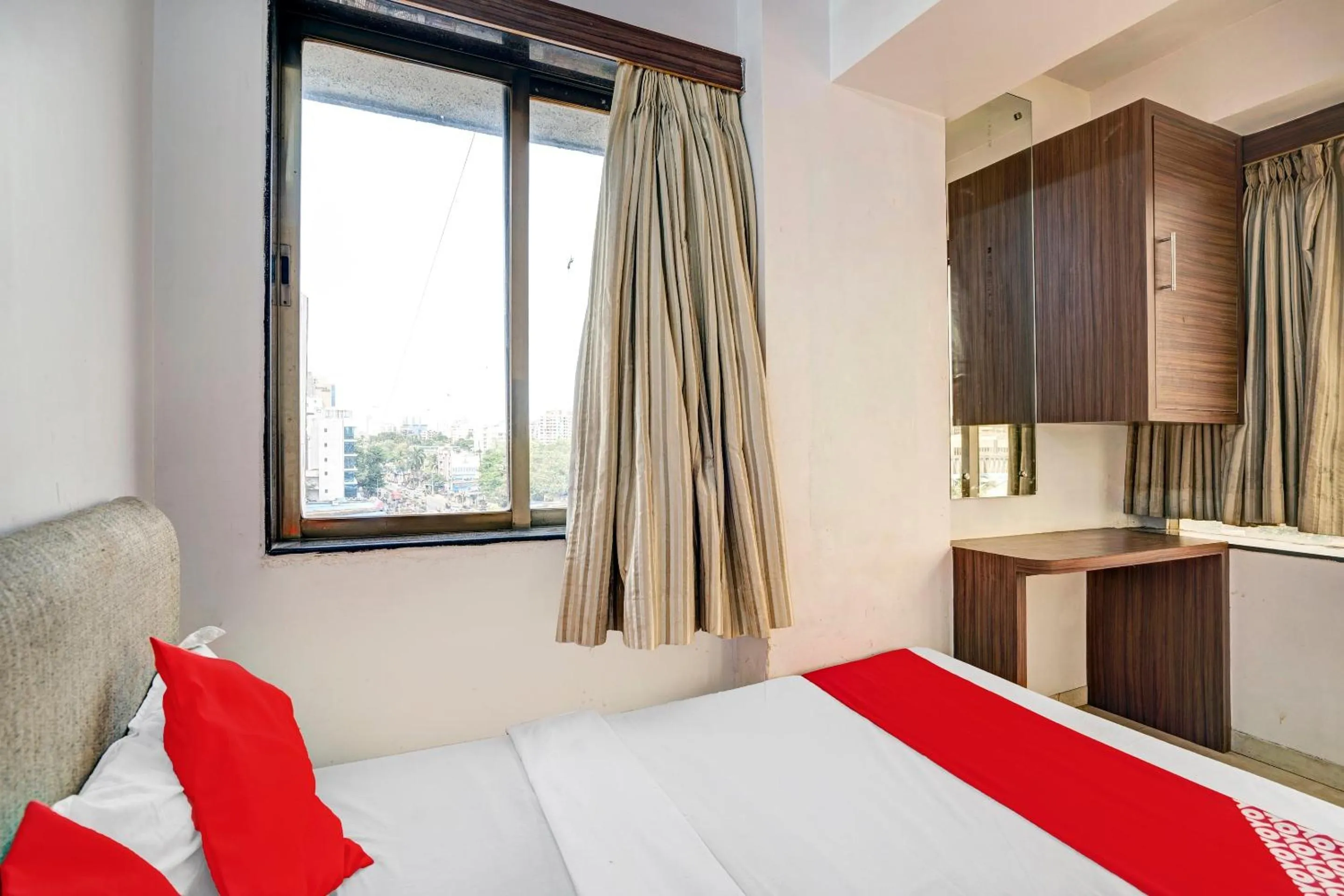 Bedroom, Bed in Hotel O Delight Inn Near Andheri Railway Station