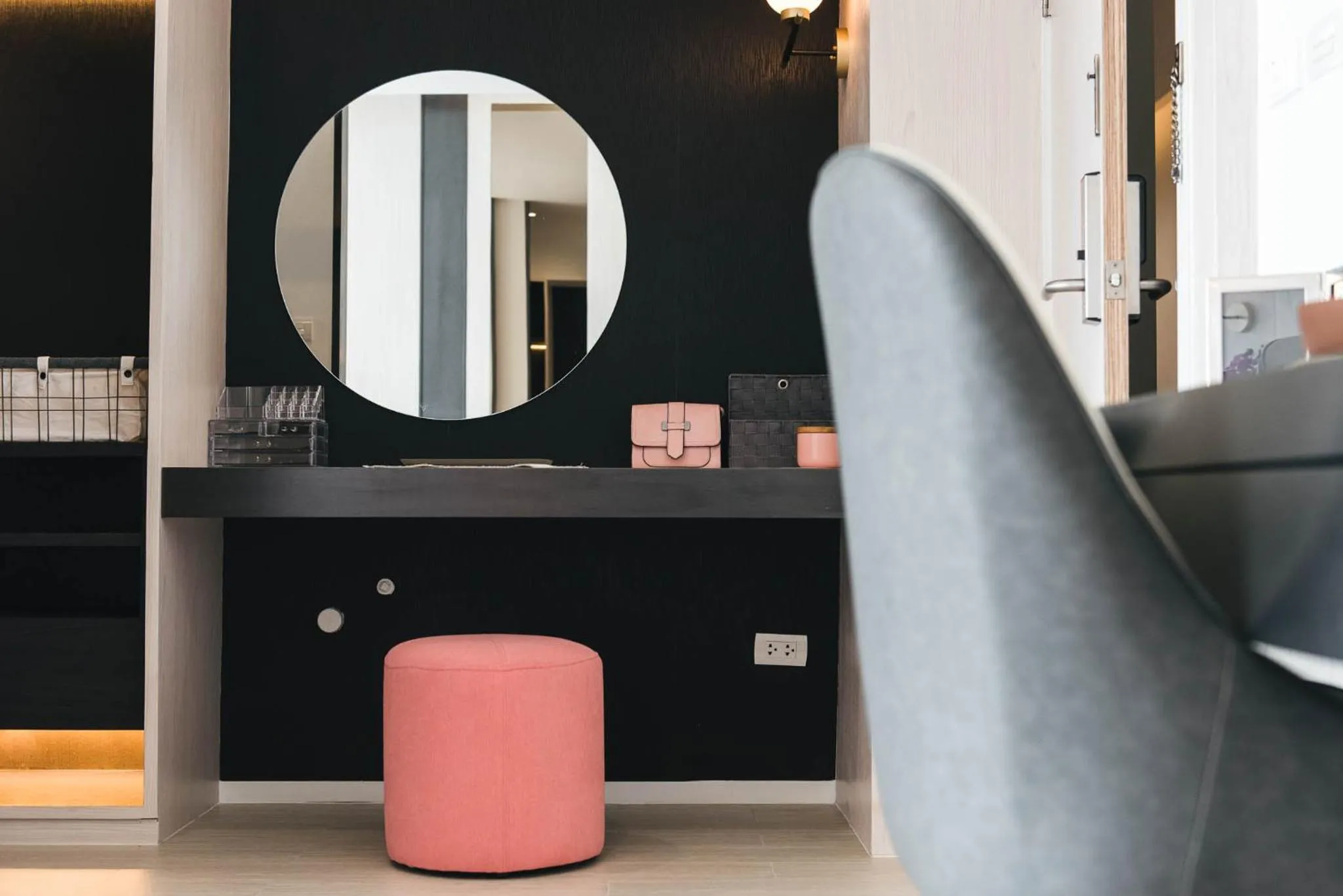 Photo of the whole room in Qlosest Hotel