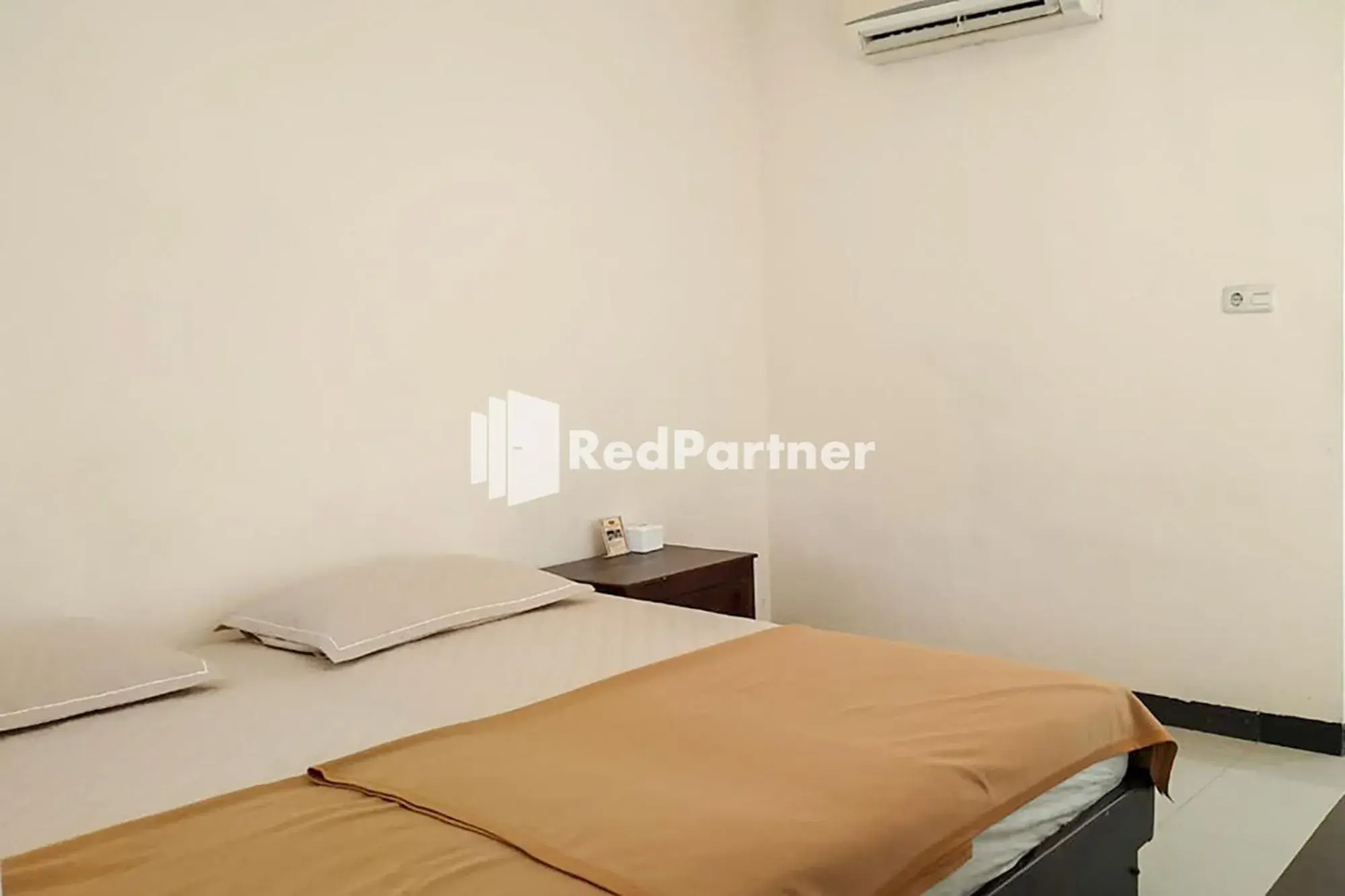 Double Room in Palu City Guest House RedPartner Double Room in Palu City Guest House RedPartner