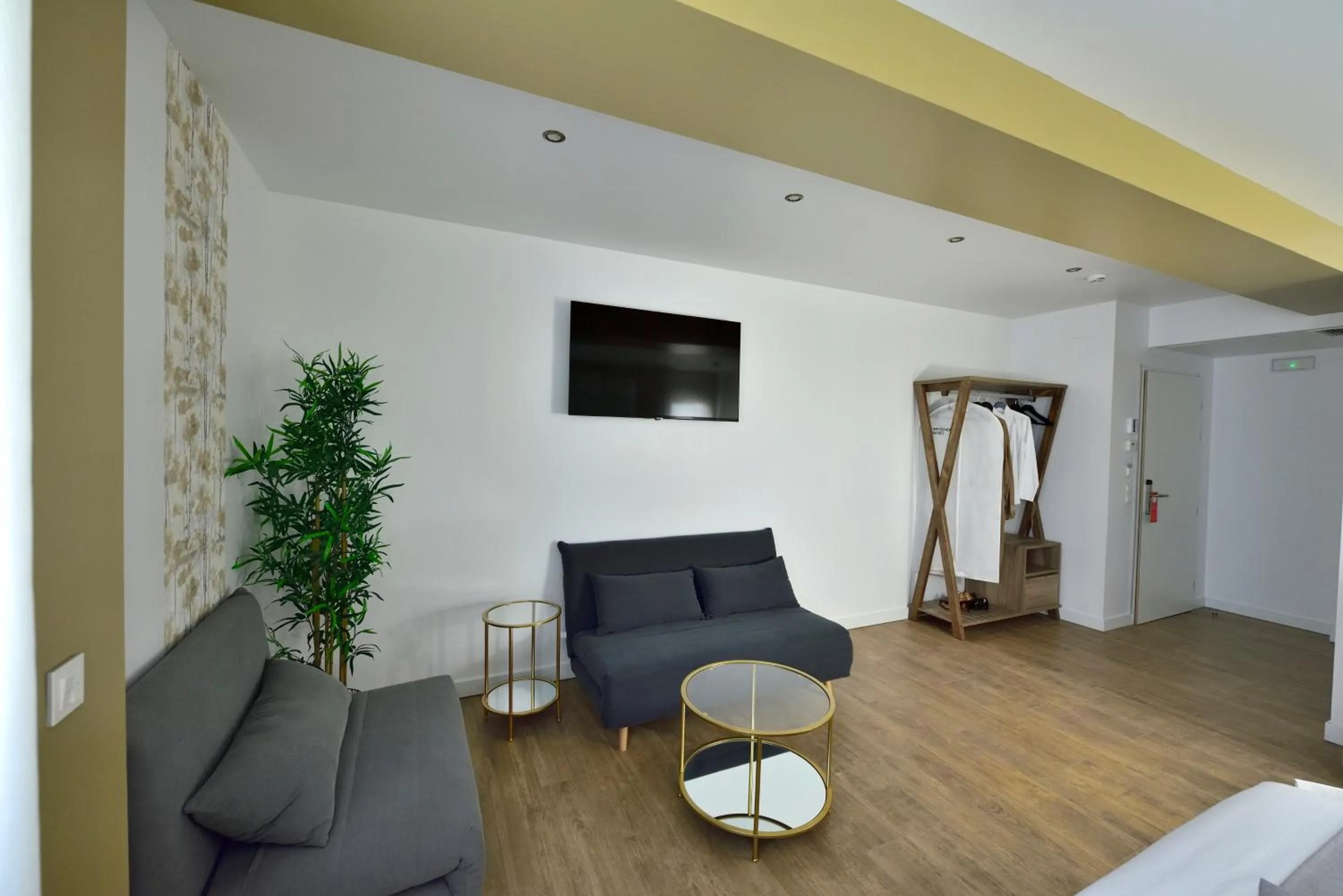 Photo of the whole room in Rey Don Sancho