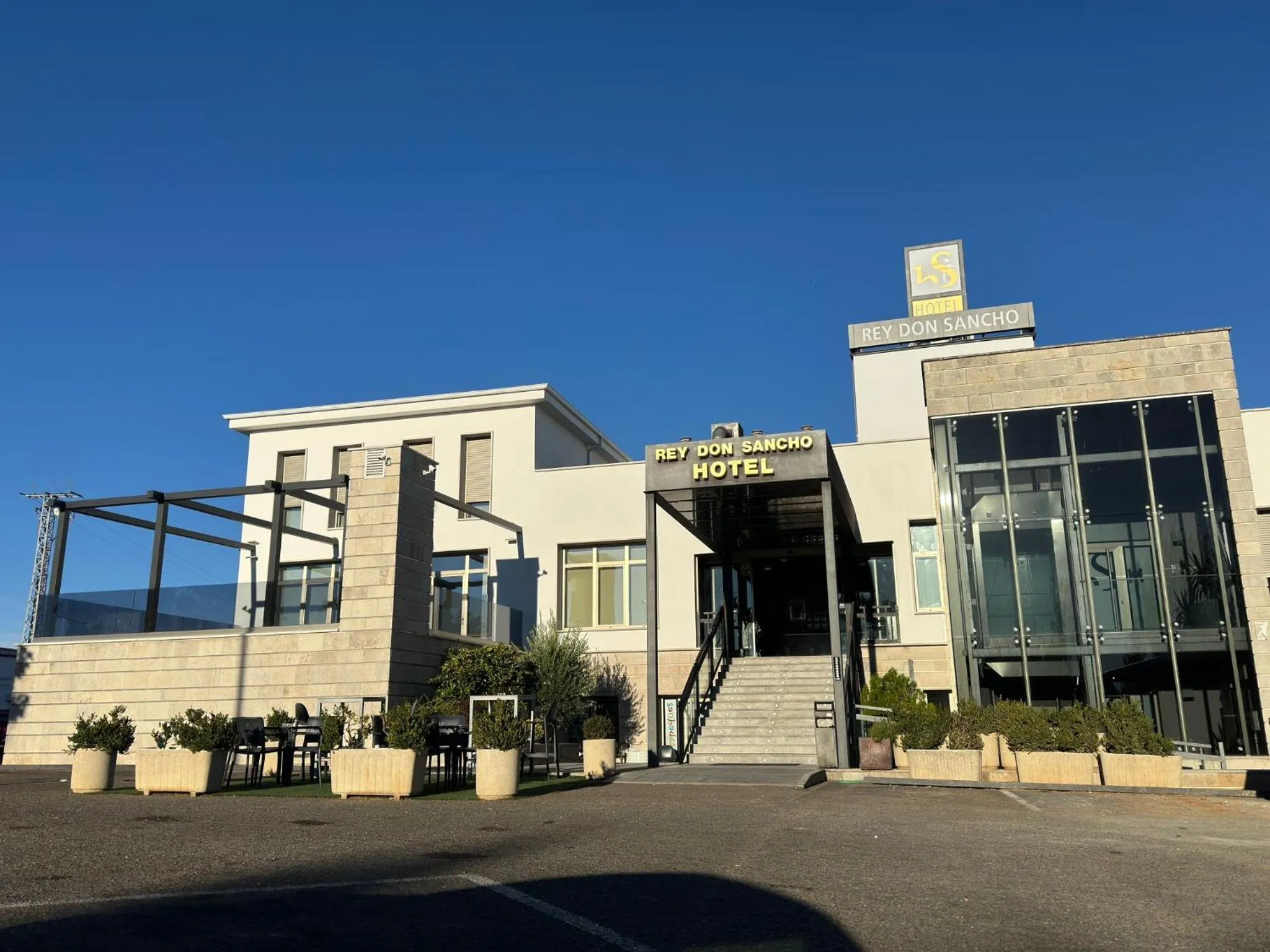 Property building in Rey Don Sancho