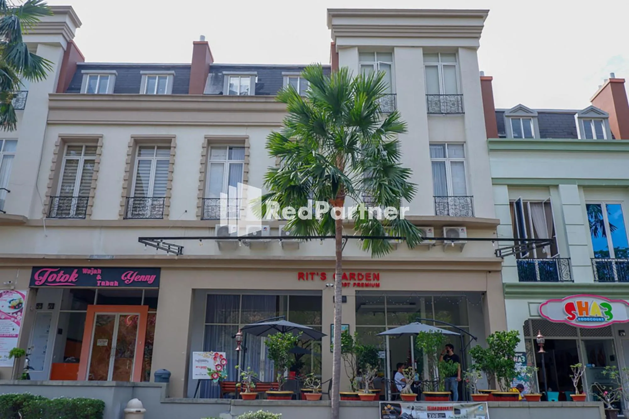 Property building in Rit's Garden At CitraGrand Semarang Mitra RedDoorz