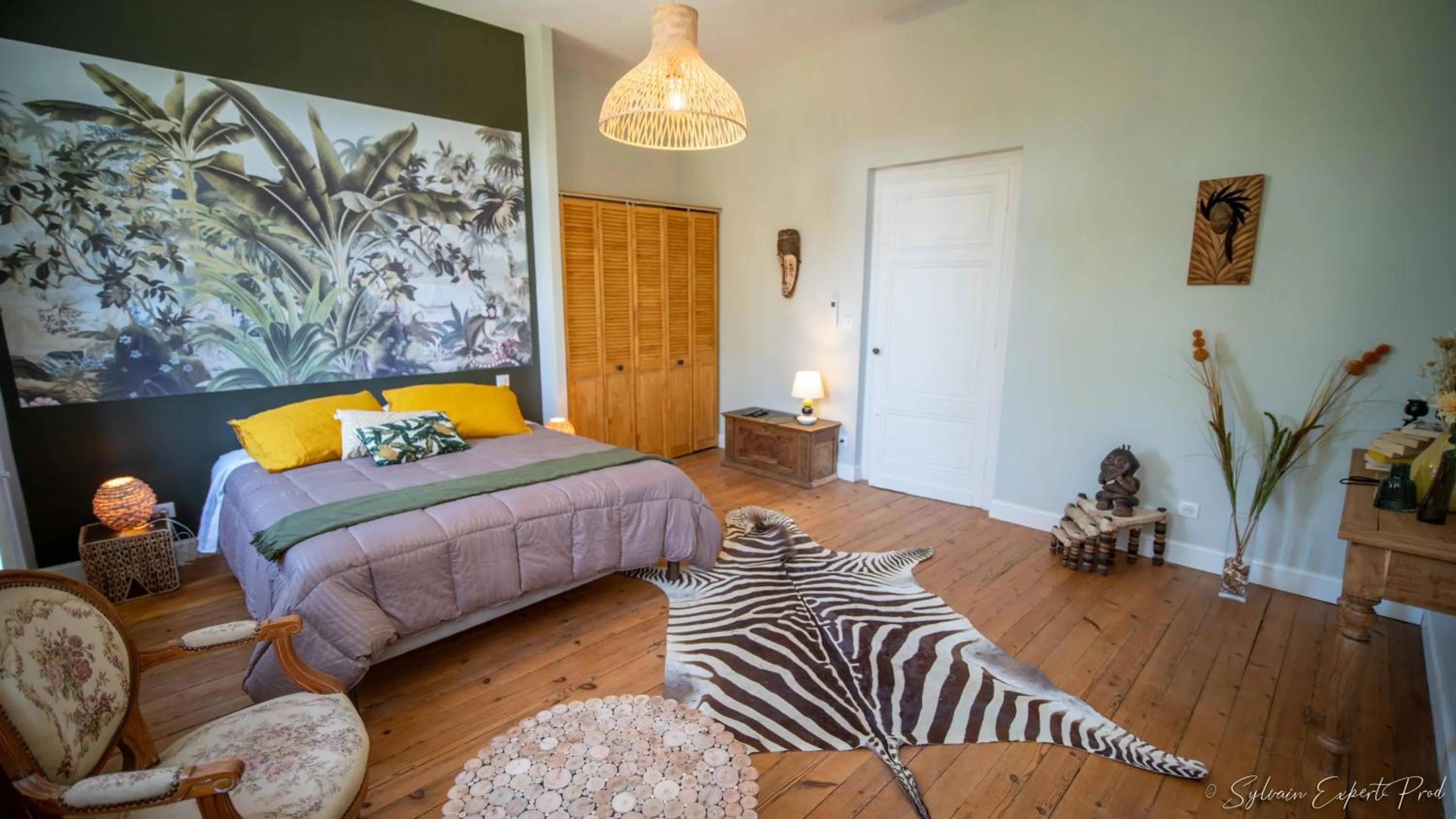 Bedroom, Bed in I love Bergerac